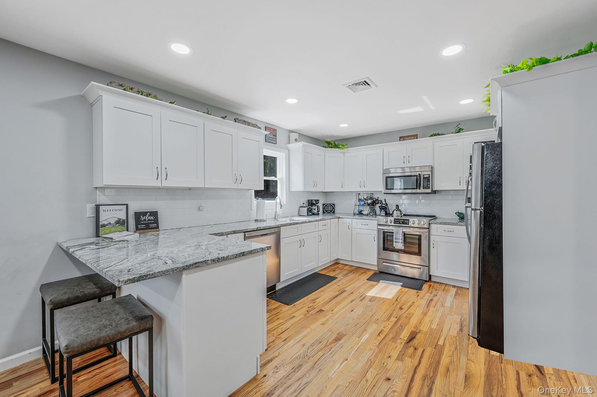 #18 photo, 224 Southern Boulevard, サフォーク郡 Saint James , NY 11780