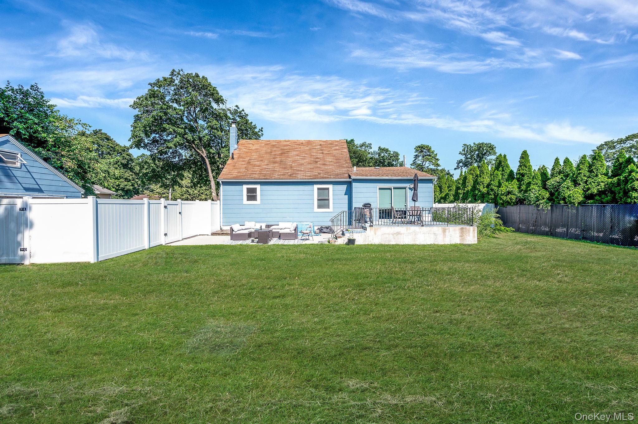 #8 photo, 224 Southern Boulevard, サフォーク郡 Saint James , NY 11780