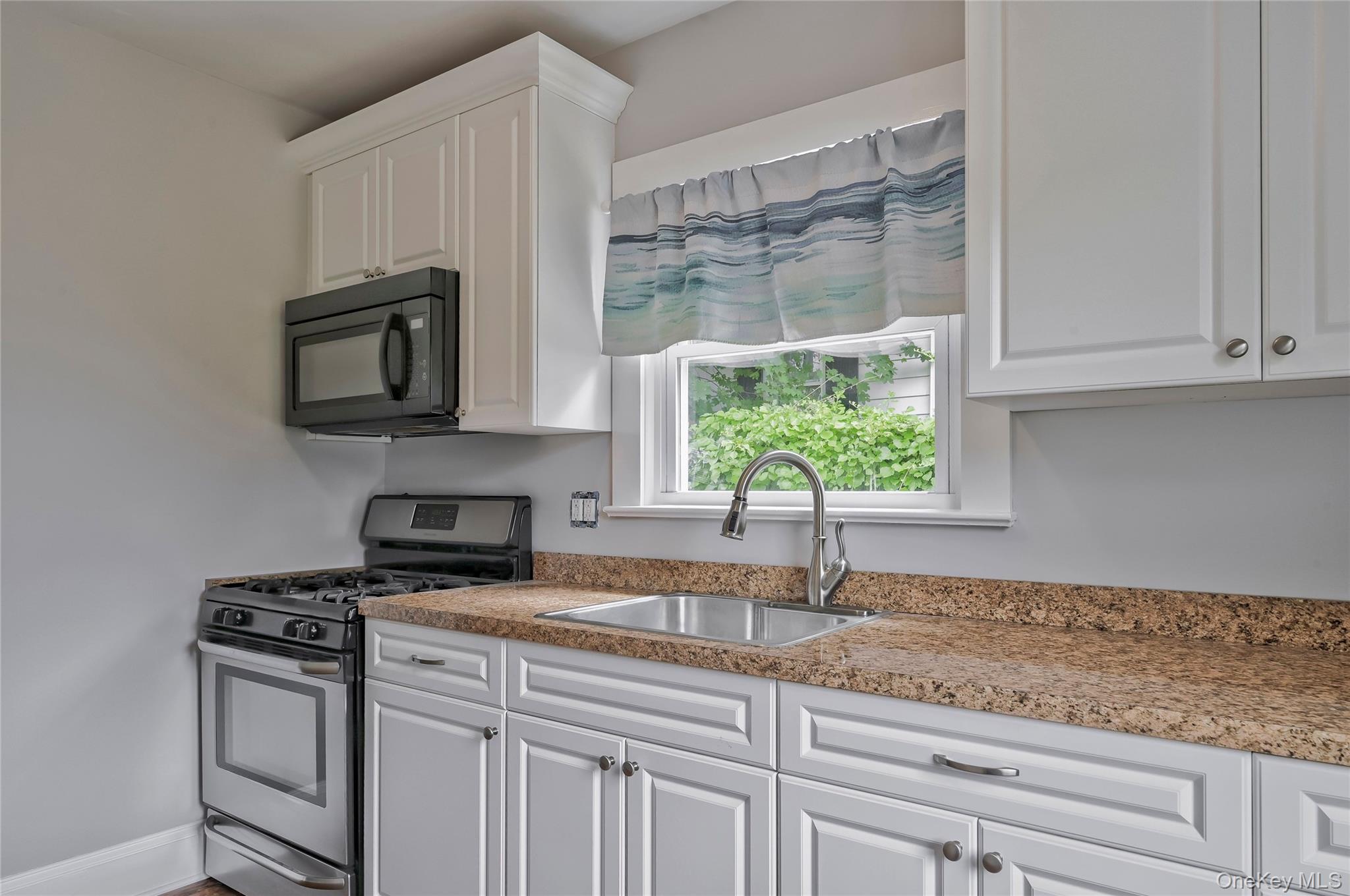 #12 photo, 76 Norton Drive, サフォーク郡 East Northport , NY 11731