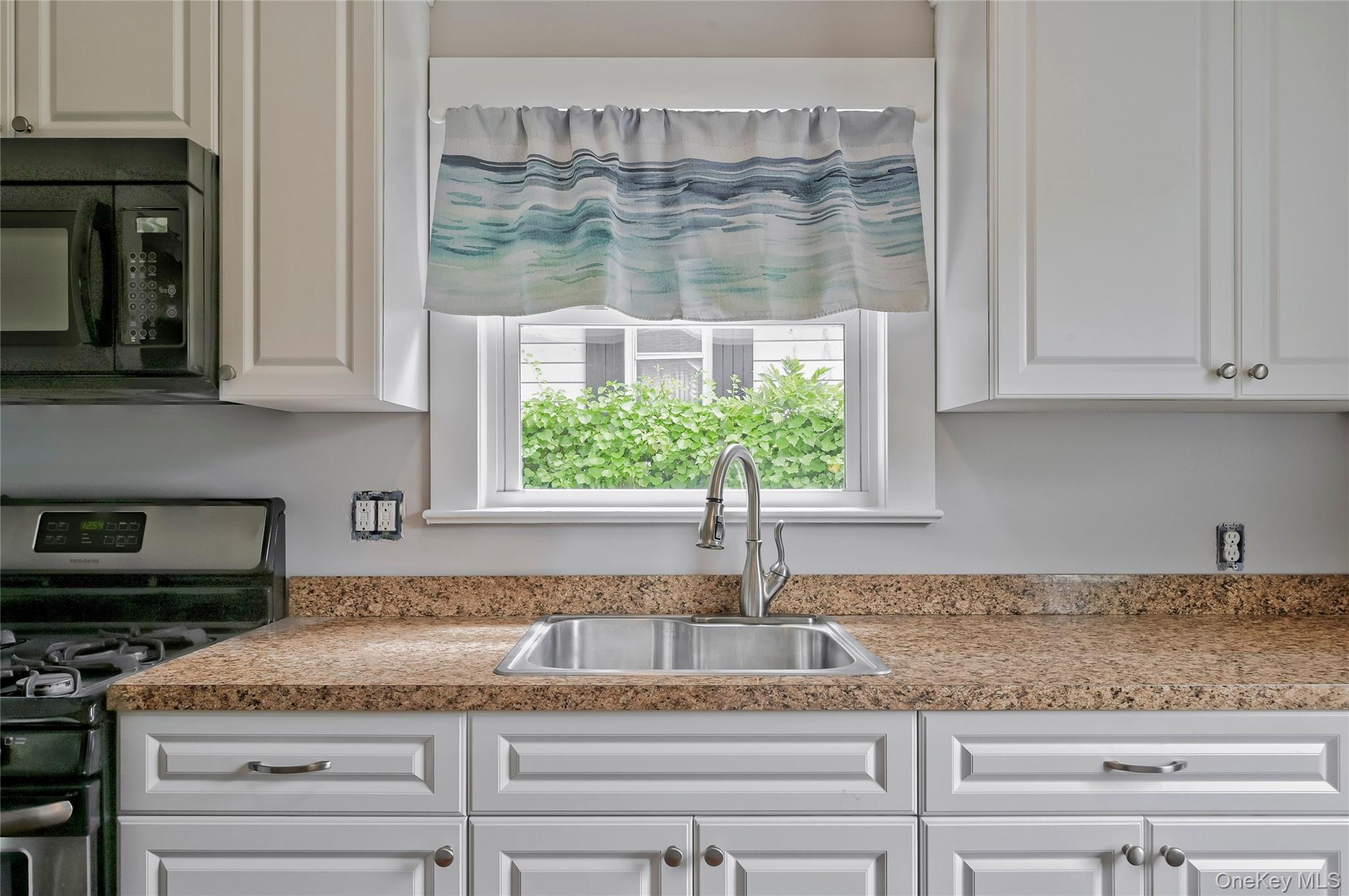 #13 photo, 76 Norton Drive, サフォーク郡 East Northport , NY 11731