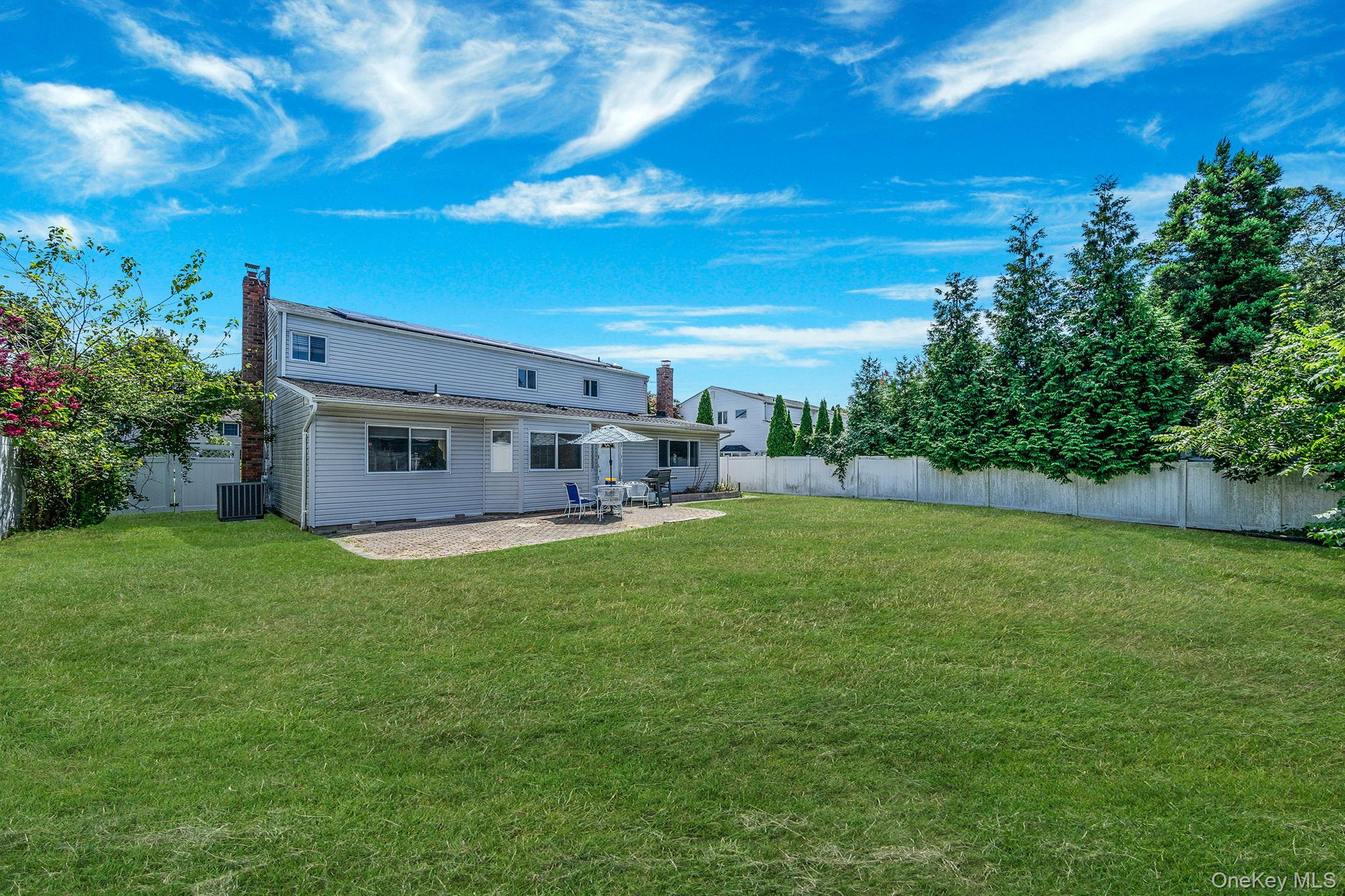 #11 photo, 14 Lloyd Lane, サフォーク郡 Nesconset , NY 11767