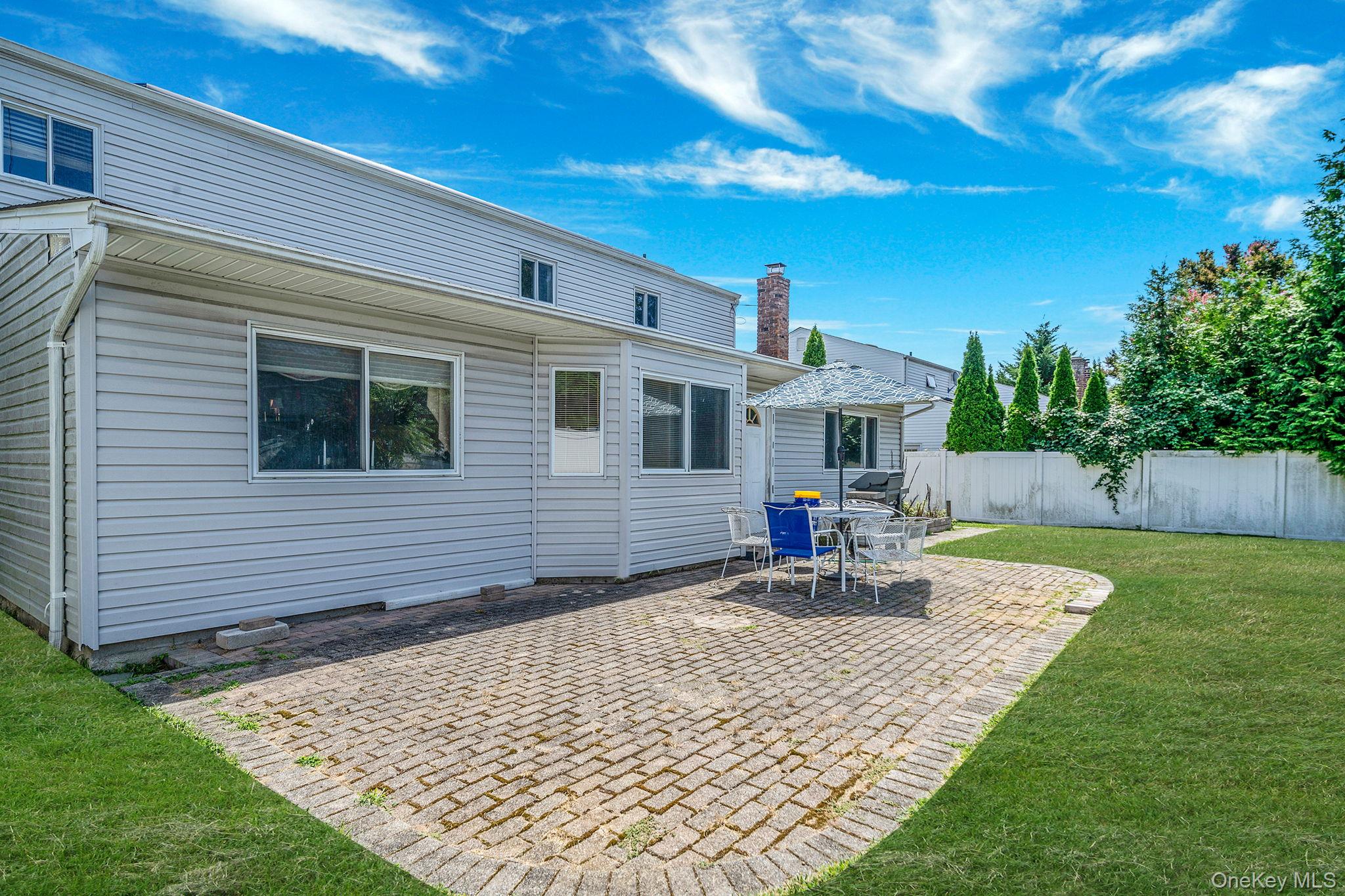 #12 photo, 14 Lloyd Lane, サフォーク郡 Nesconset , NY 11767