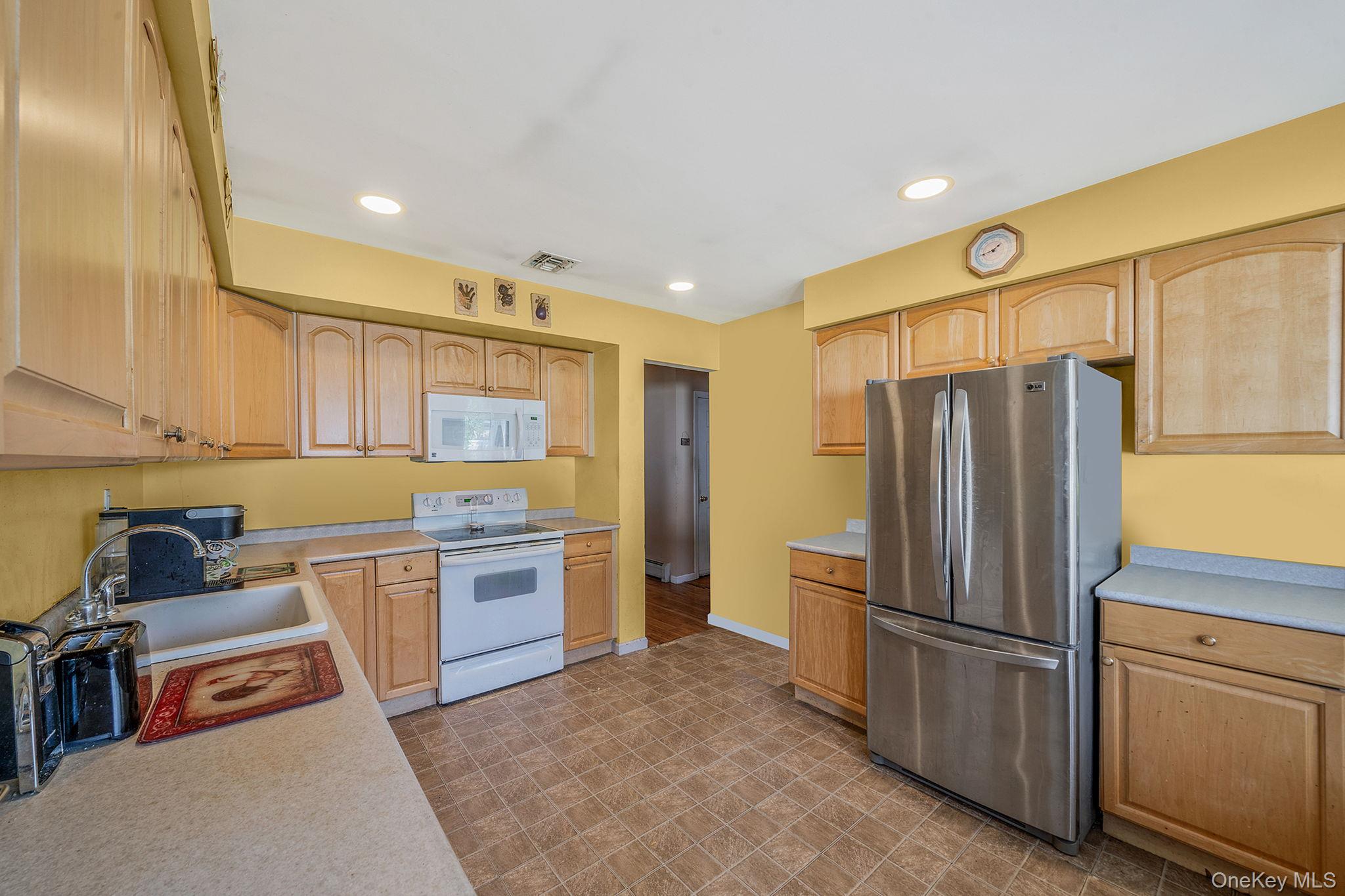 #15 photo, 14 Lloyd Lane, サフォーク郡 Nesconset , NY 11767