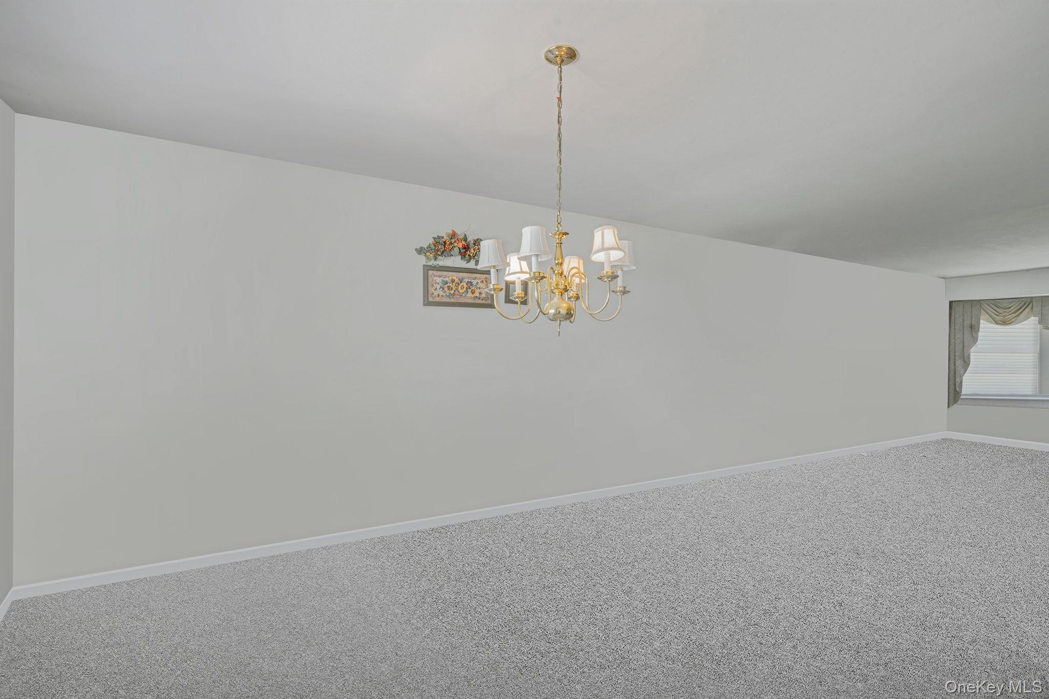 #17 photo, 14 Lloyd Lane, サフォーク郡 Nesconset , NY 11767