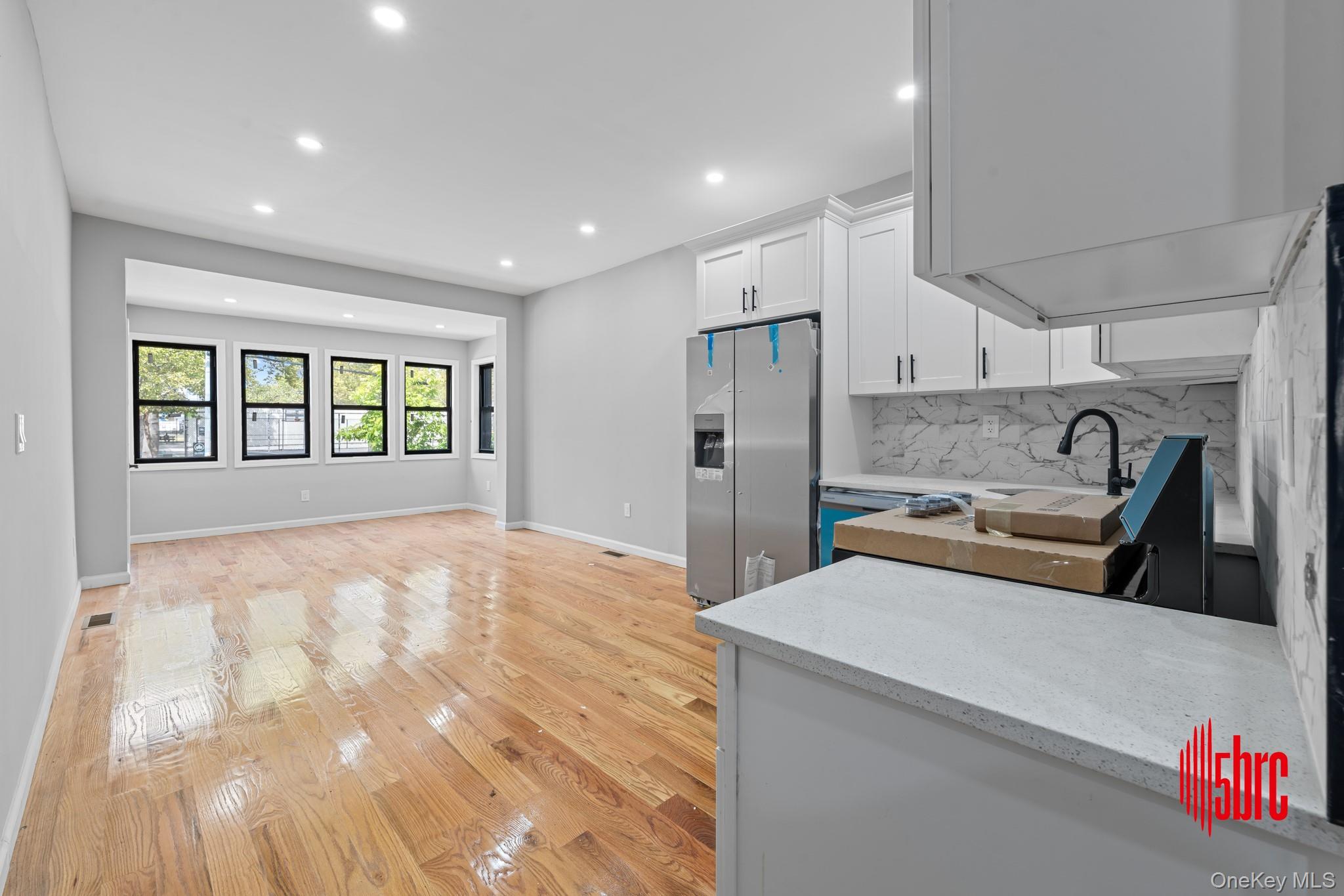 #3 photo, 12608 95th Avenue, クイーンズ区 Richmond Hill S. , NY 11419