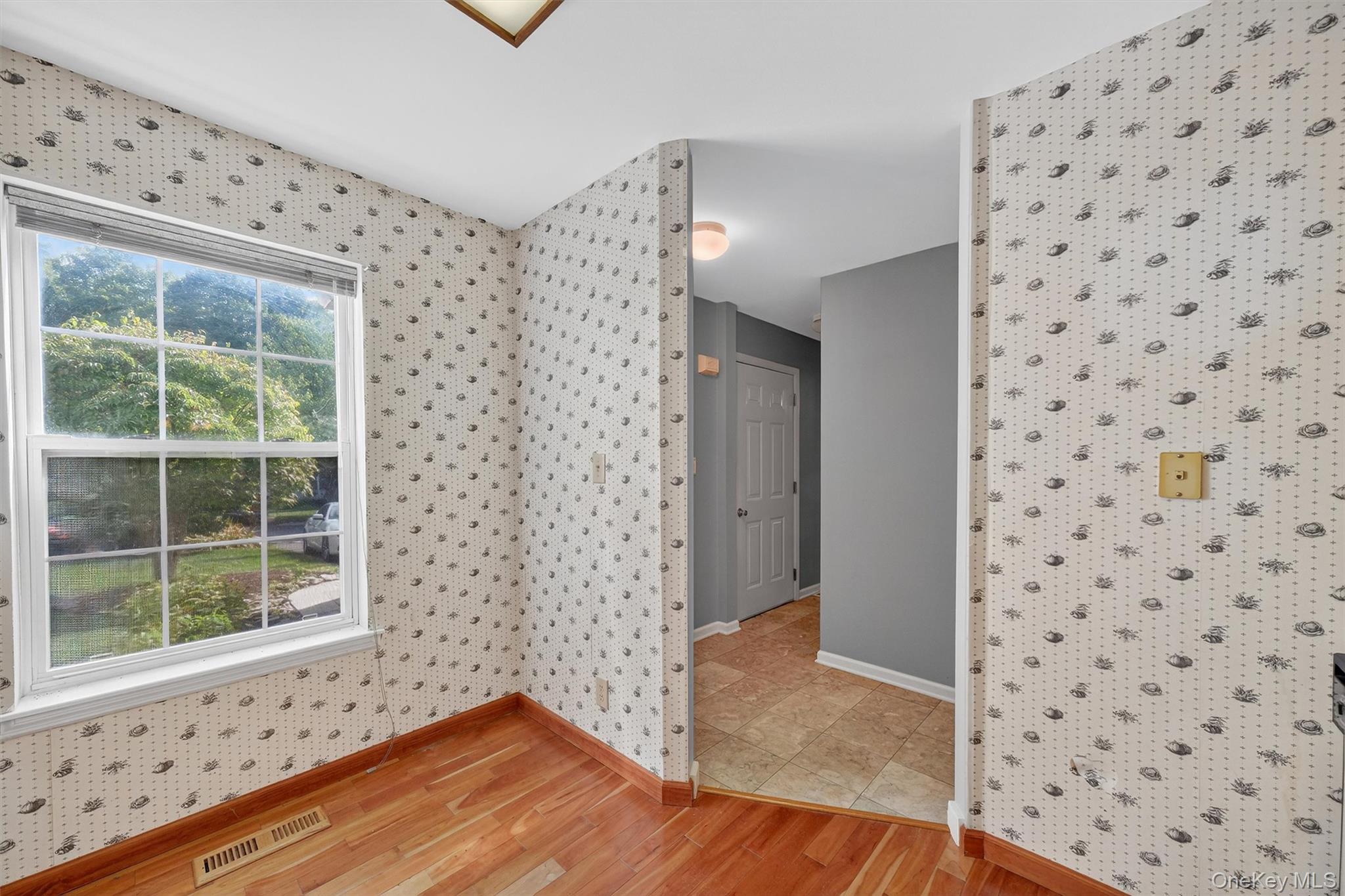 #12 photo, 38 Prestwick Court, Poughkeepsie , NY 12603