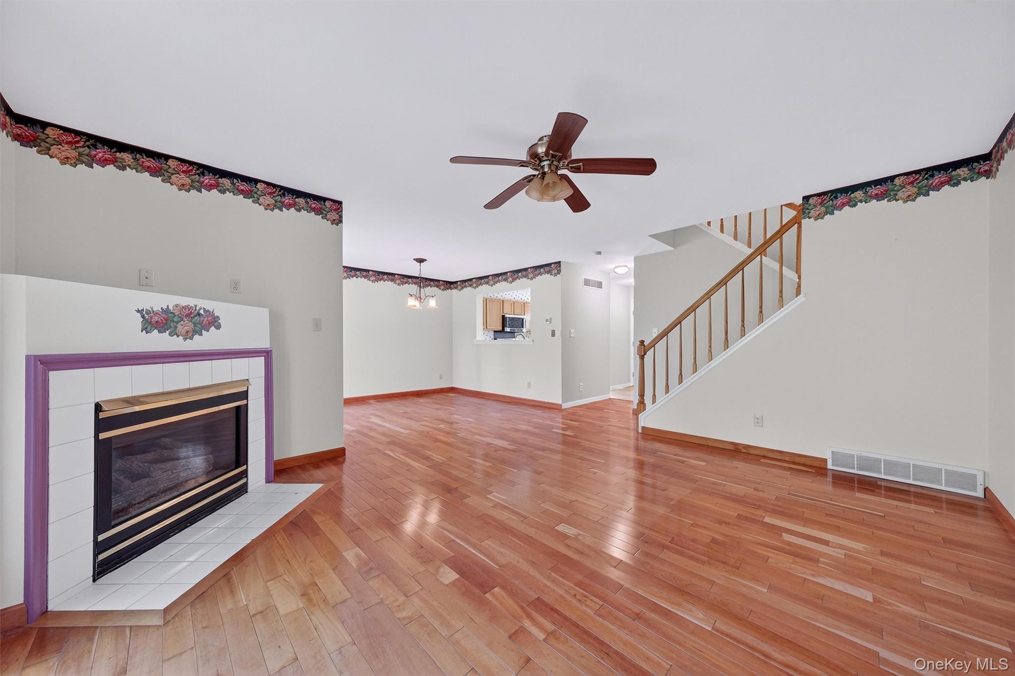 #18 photo, 38 Prestwick Court, Poughkeepsie , NY 12603