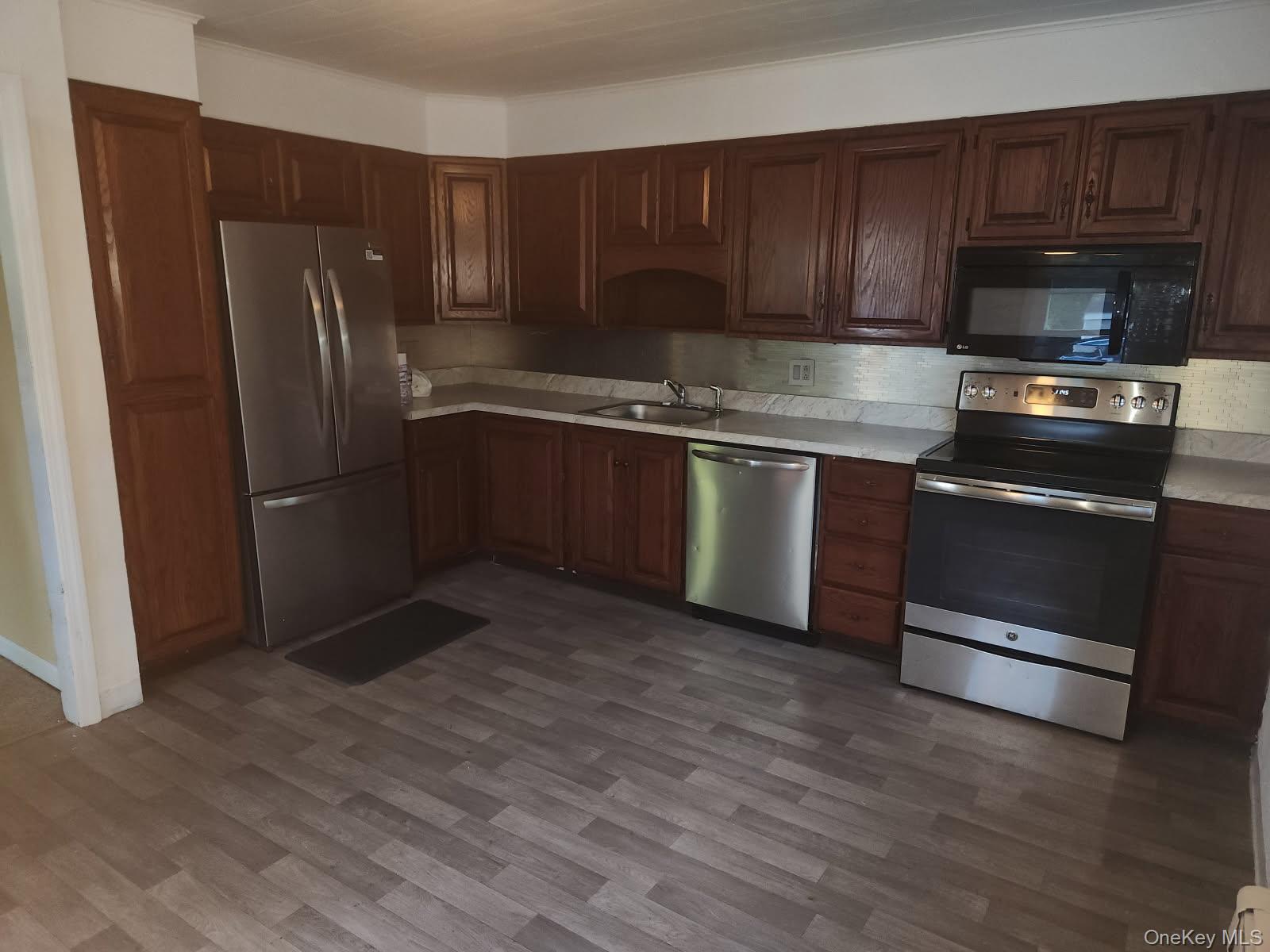 #3 photo, 221 Kings Ferry Road, Verplanck , NY 10596