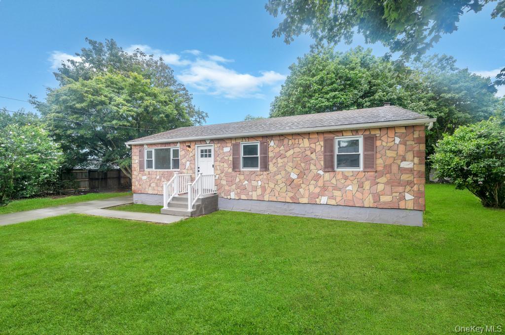 #1 photo, 118 S 31st Street, サフォーク郡 Wyandanch , NY 11798