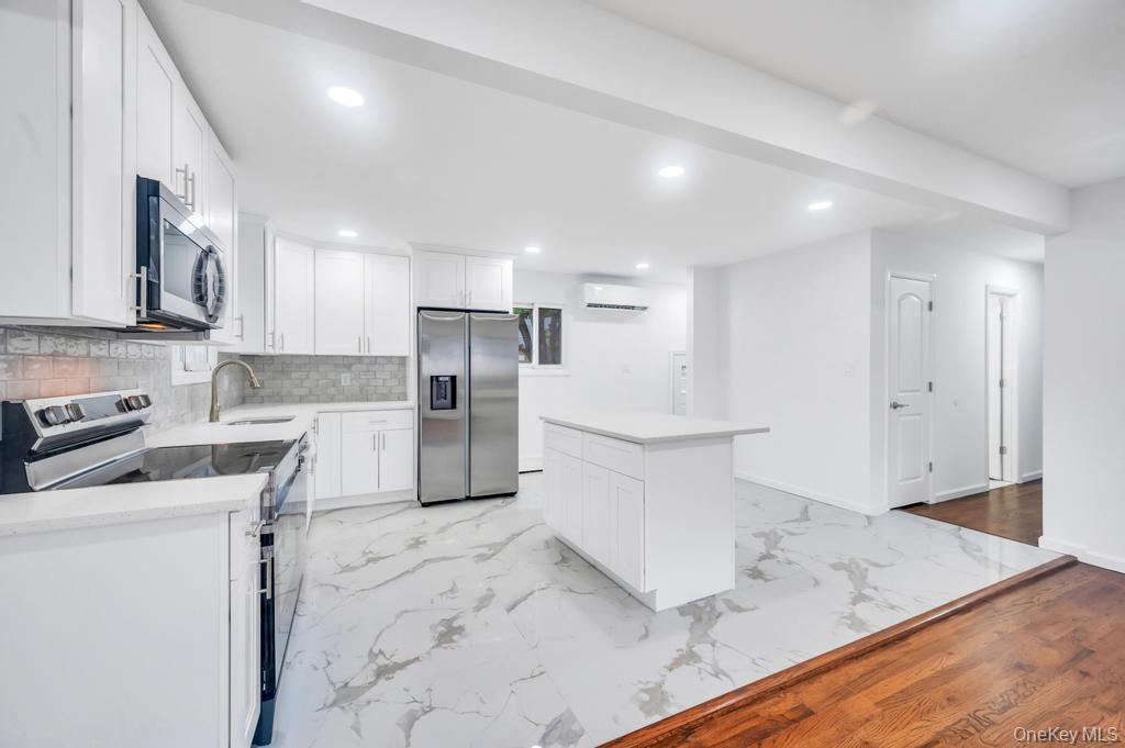 #3 photo, 118 S 31st Street, サフォーク郡 Wyandanch , NY 11798