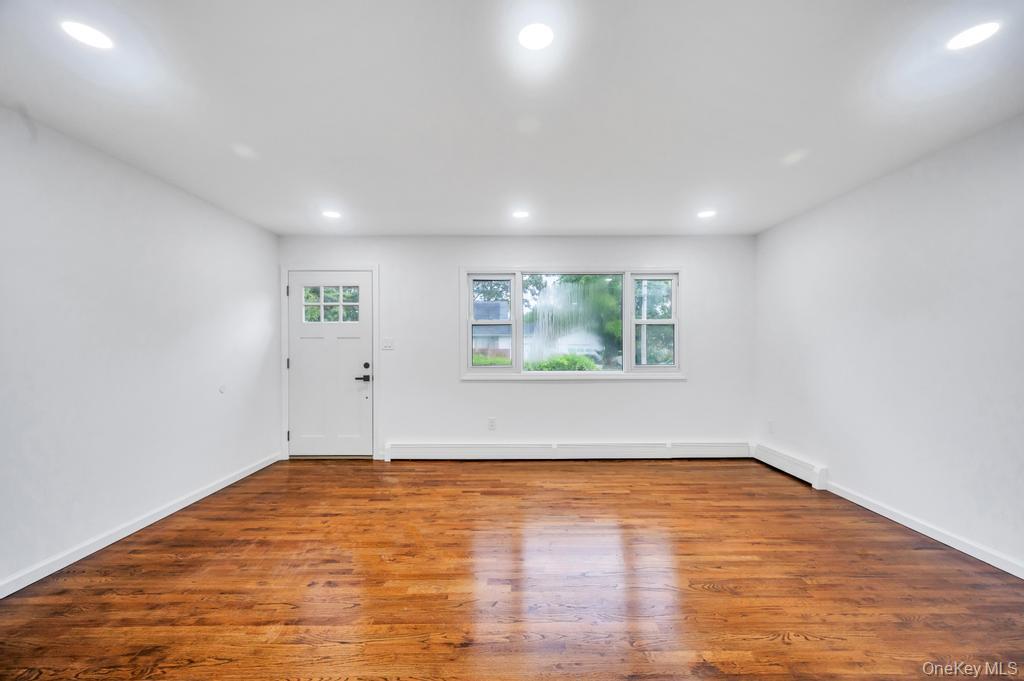 #4 photo, 118 S 31st Street, サフォーク郡 Wyandanch , NY 11798