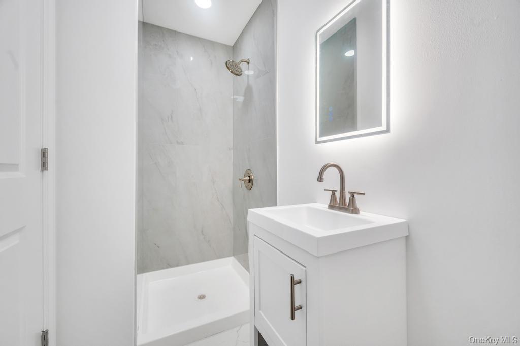 #9 photo, 118 S 31st Street, サフォーク郡 Wyandanch , NY 11798