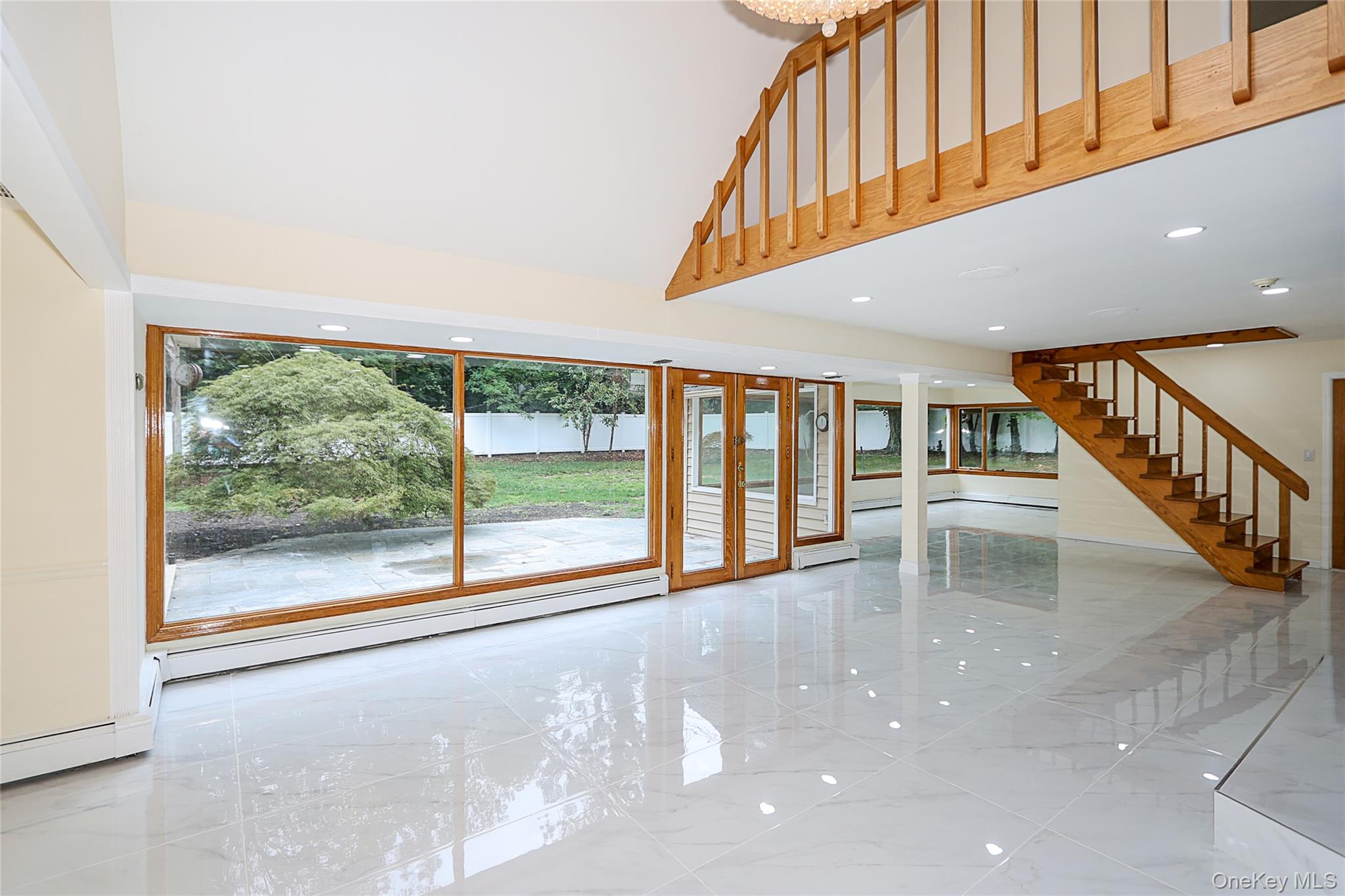 #16 photo, 81 Carriage Lane, ナッソー郡 Roslyn Heights , NY 11577