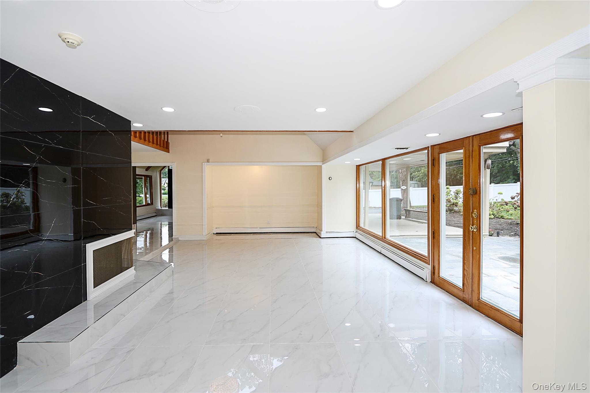 #20 photo, 81 Carriage Lane, ナッソー郡 Roslyn Heights , NY 11577