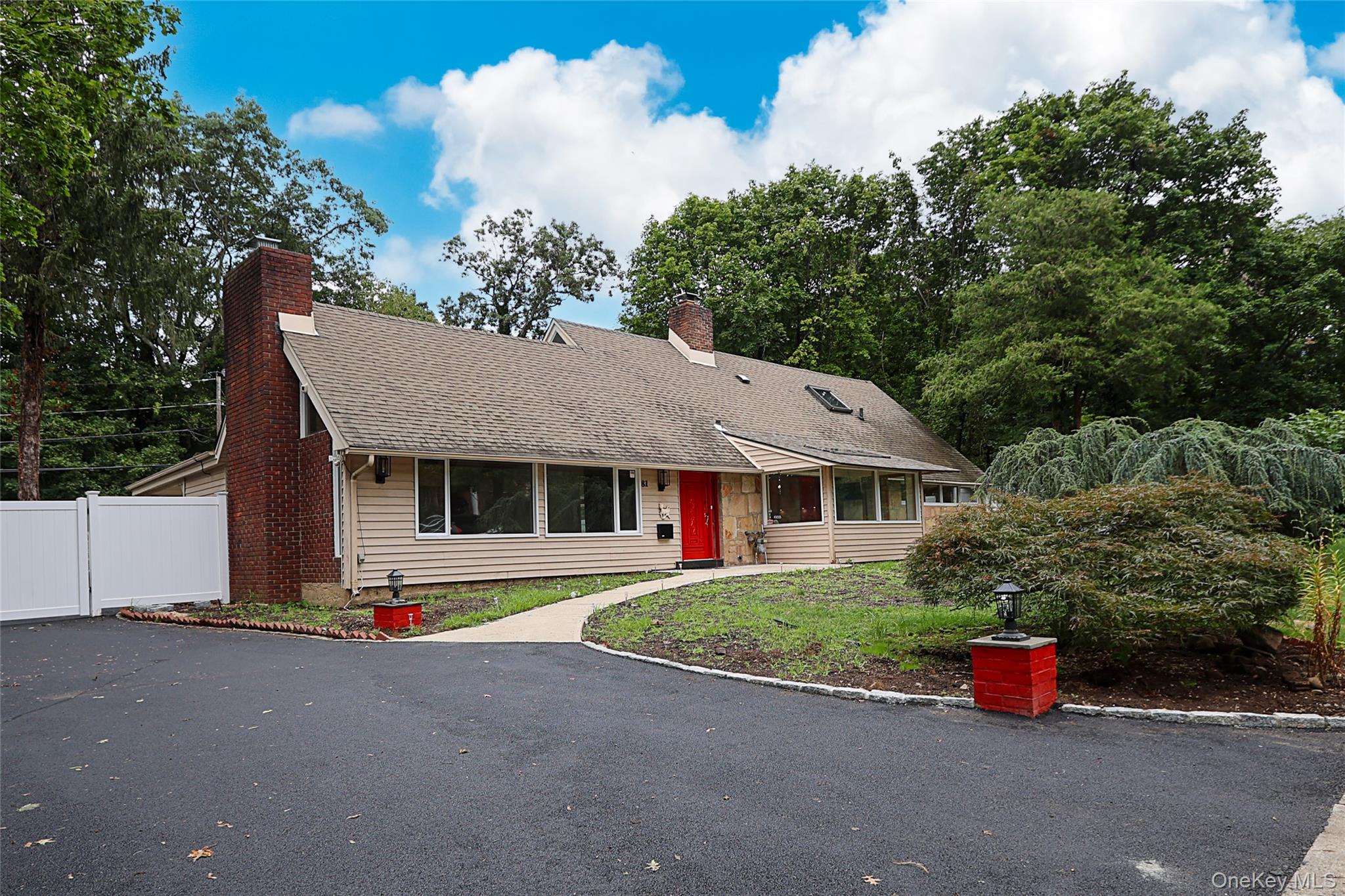 #3 photo, 81 Carriage Lane, ナッソー郡 Roslyn Heights , NY 11577