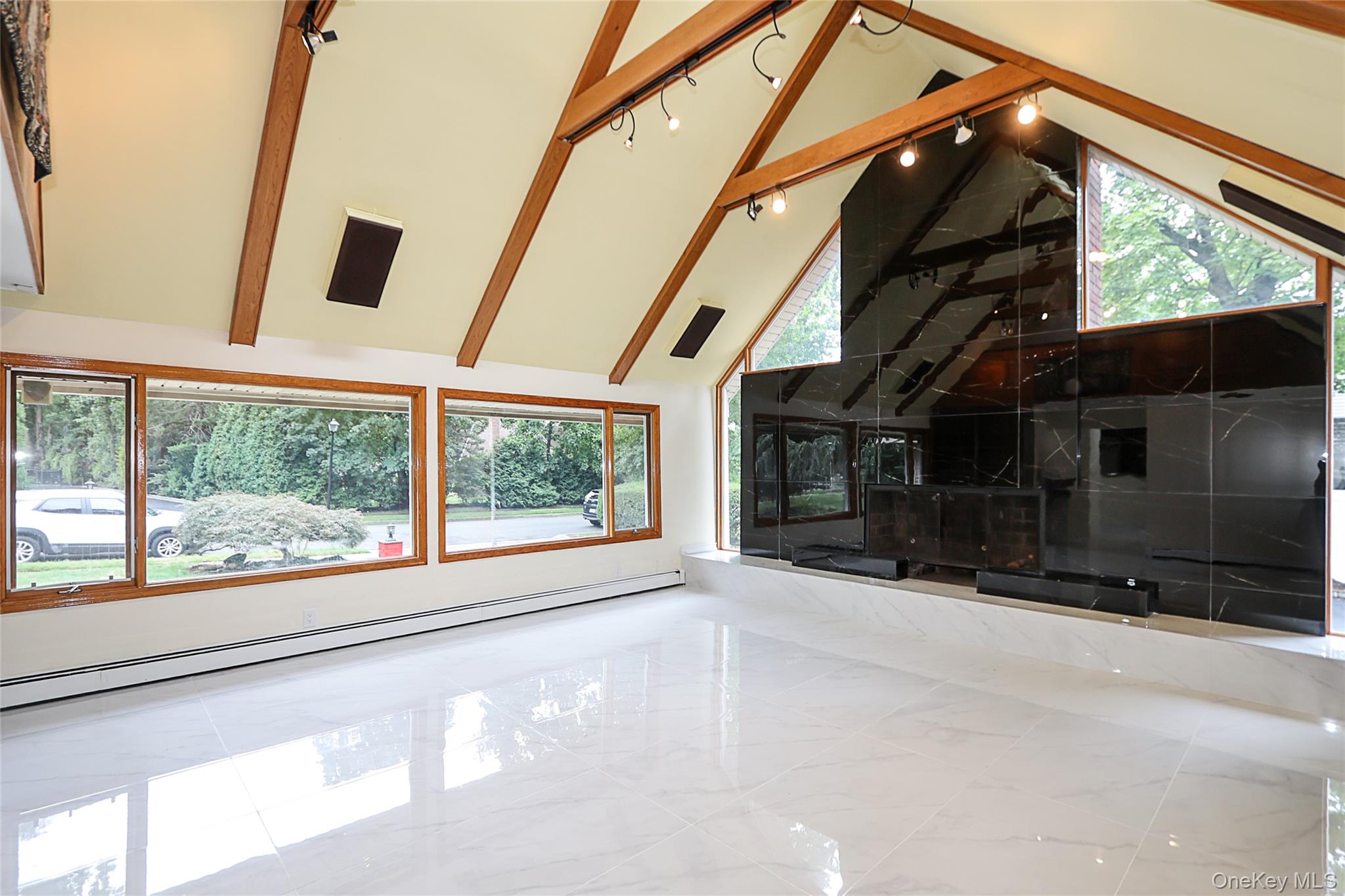 #7 photo, 81 Carriage Lane, ナッソー郡 Roslyn Heights , NY 11577