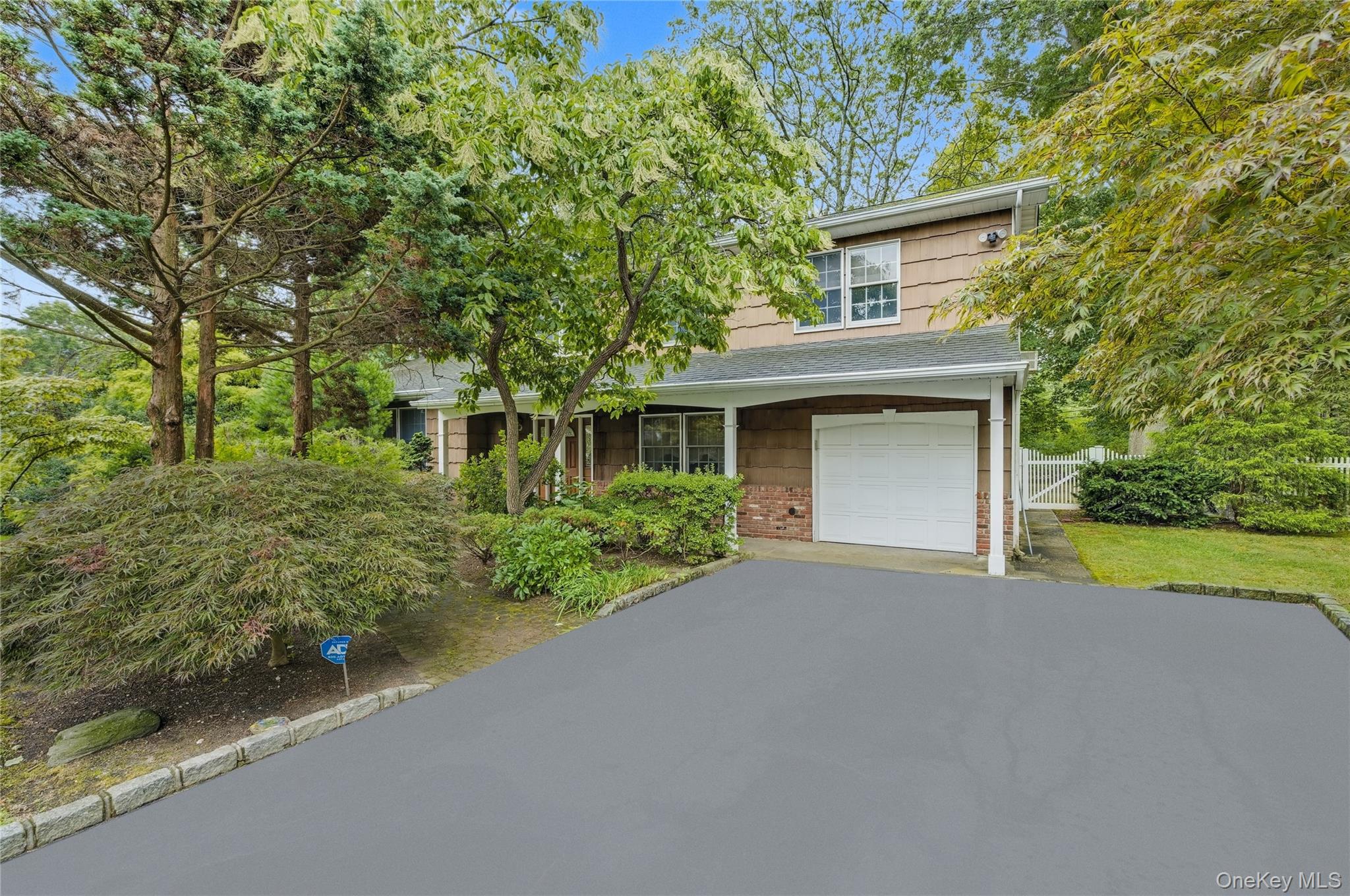 #1 photo, 16 Delmar Lane, Commack , NY 11725