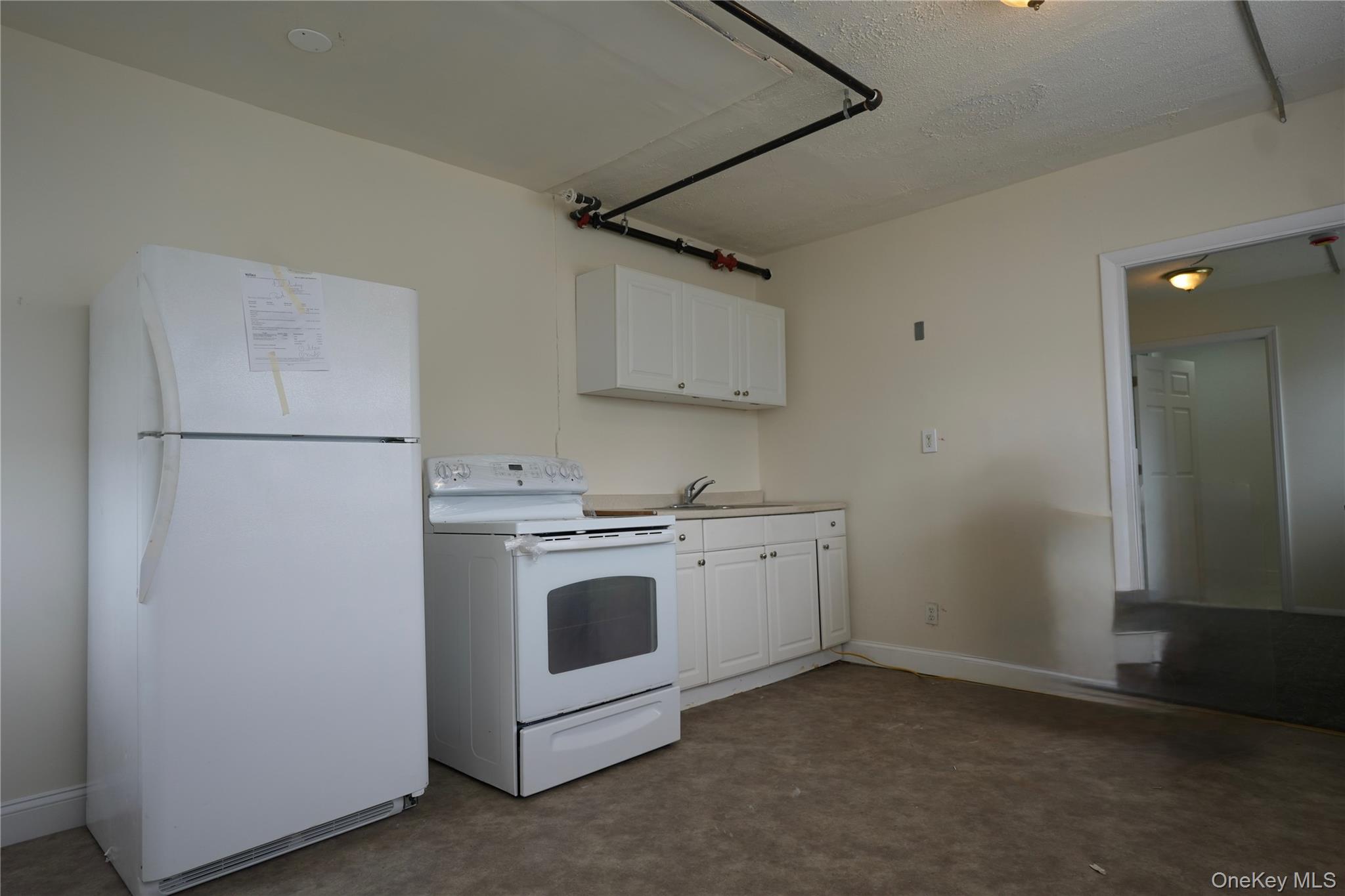 #2 photo, 488 Nassau Road, ナッソー郡 Roosevelt , NY 11575