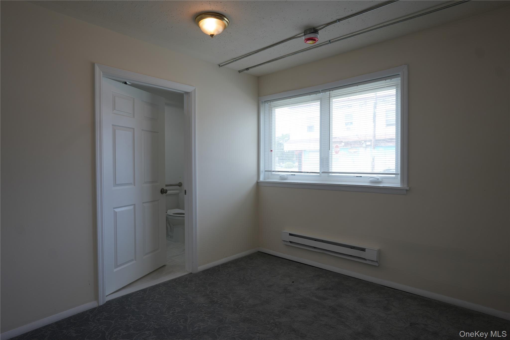 #5 photo, 488 Nassau Road, ナッソー郡 Roosevelt , NY 11575