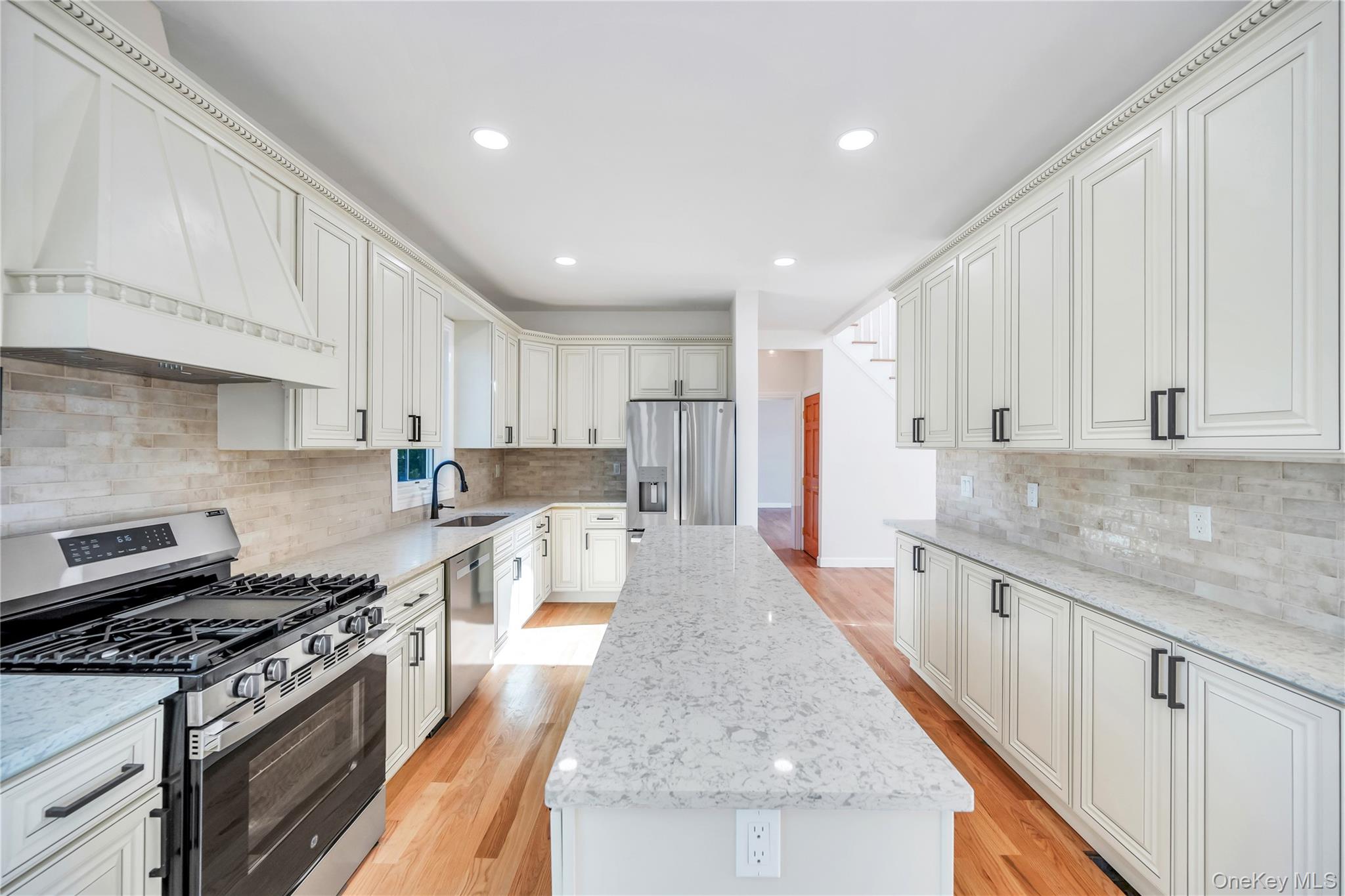 #5 photo, 123 Cayuga Avenue, サフォーク郡 Deer Park , NY 11729