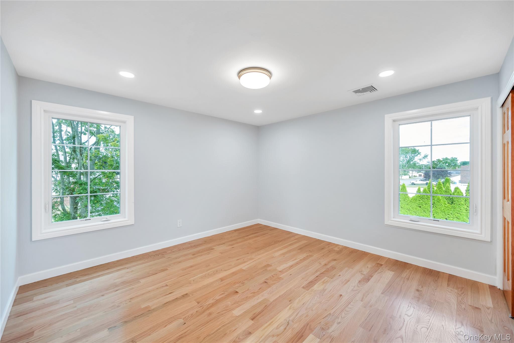 #9 photo, 123 Cayuga Avenue, サフォーク郡 Deer Park , NY 11729