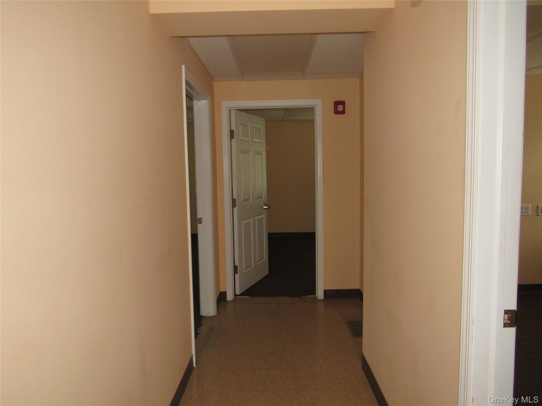 #12 photo, 201 Howell Avenue, サフォーク郡 Riverhead , NY 11901