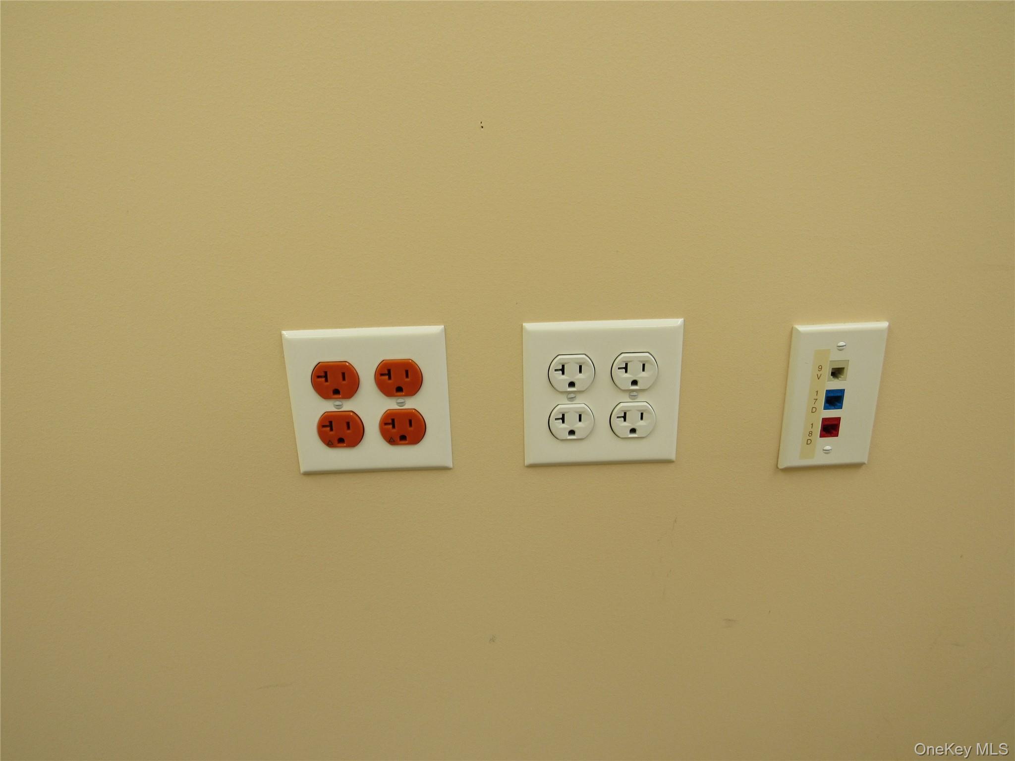 #13 photo, 201 Howell Avenue, サフォーク郡 Riverhead , NY 11901