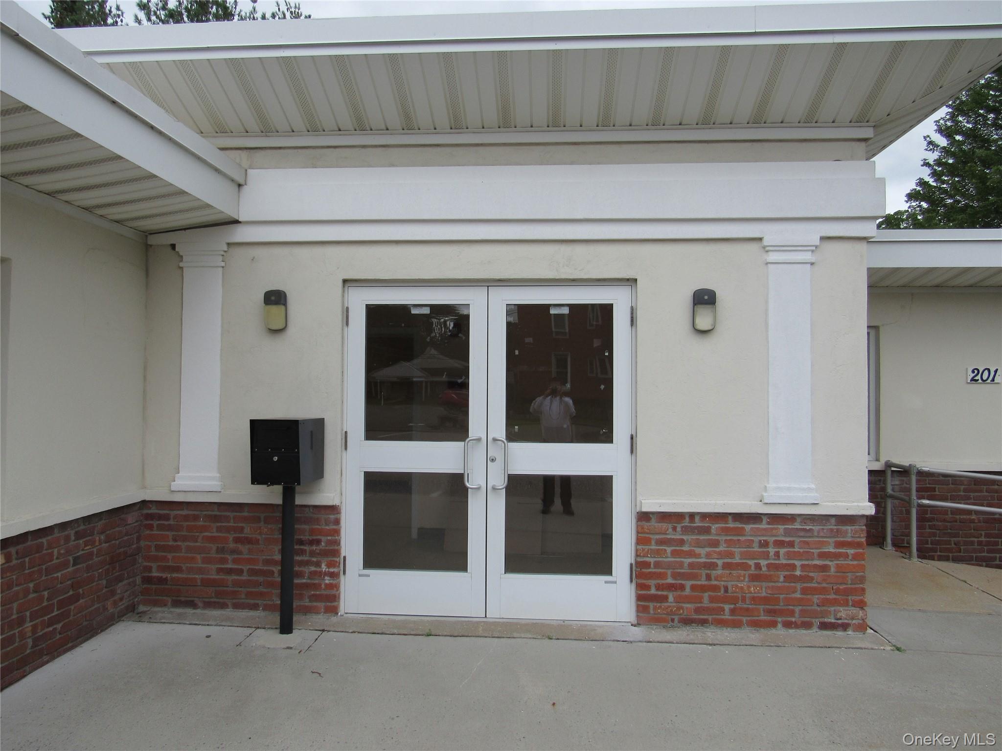 #3 photo, 201 Howell Avenue, サフォーク郡 Riverhead , NY 11901