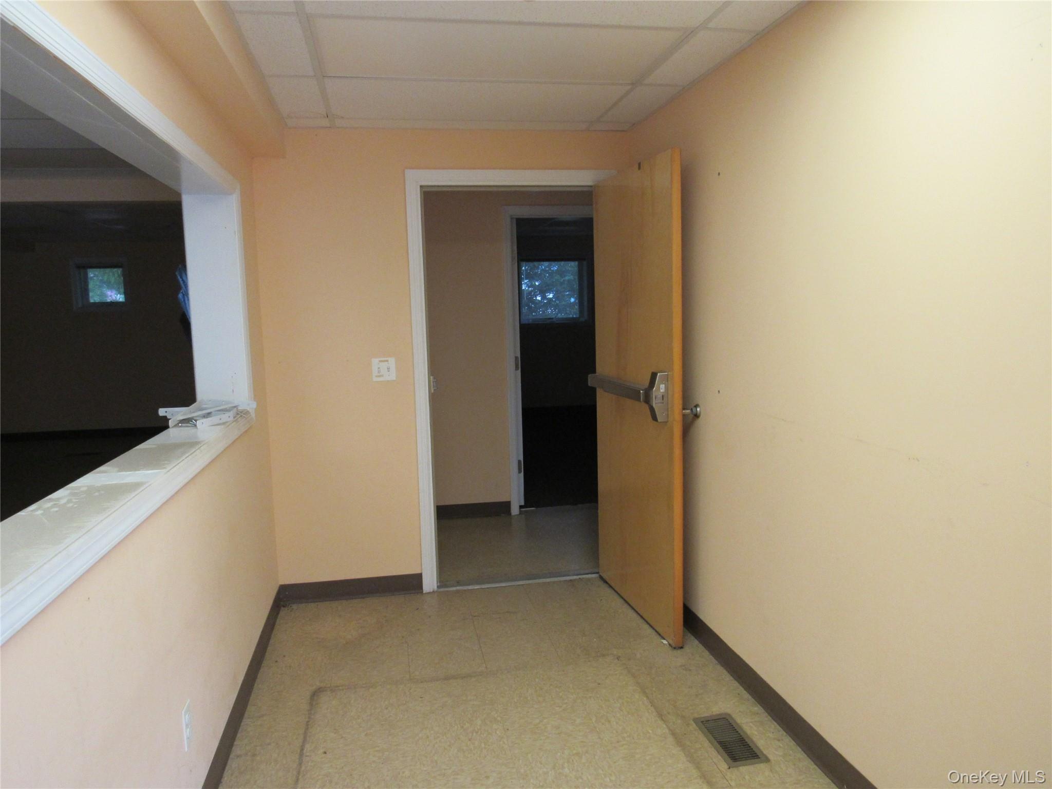 #5 photo, 201 Howell Avenue, サフォーク郡 Riverhead , NY 11901