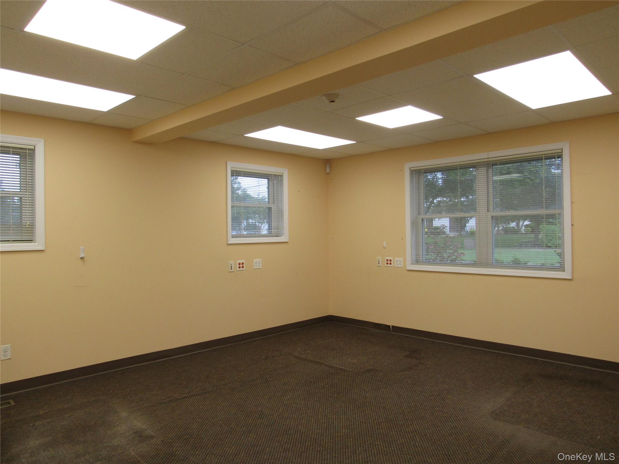 #6 photo, 201 Howell Avenue, サフォーク郡 Riverhead , NY 11901