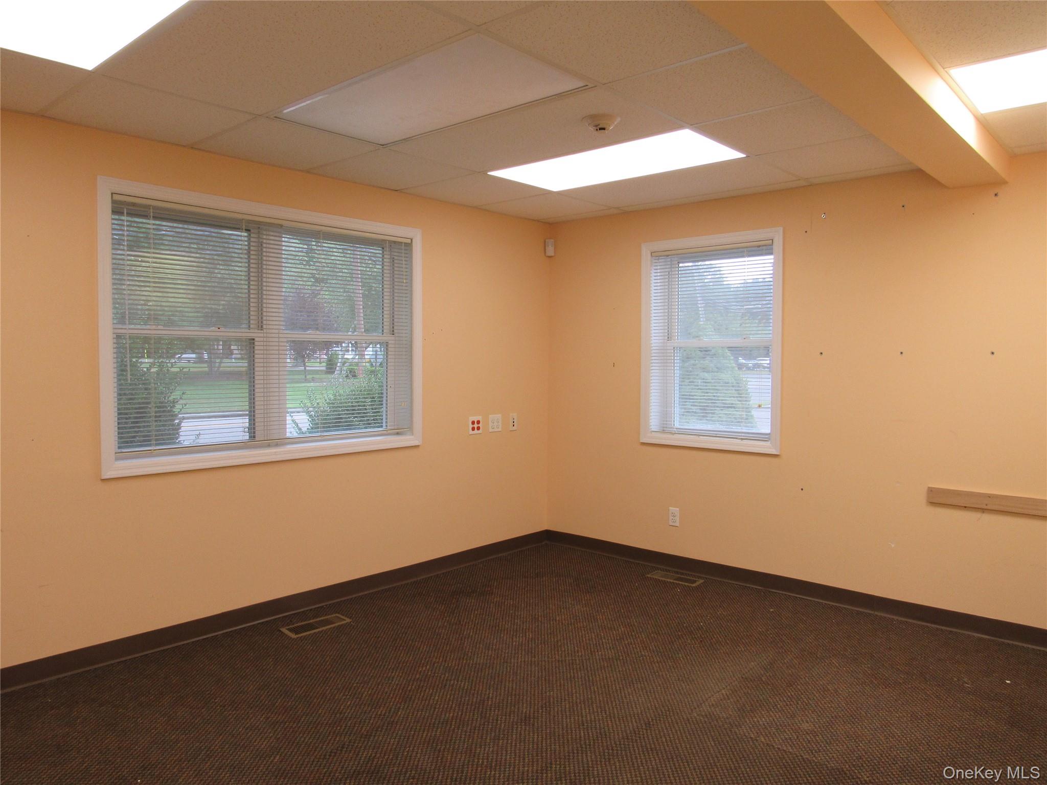 #8 photo, 201 Howell Avenue, サフォーク郡 Riverhead , NY 11901