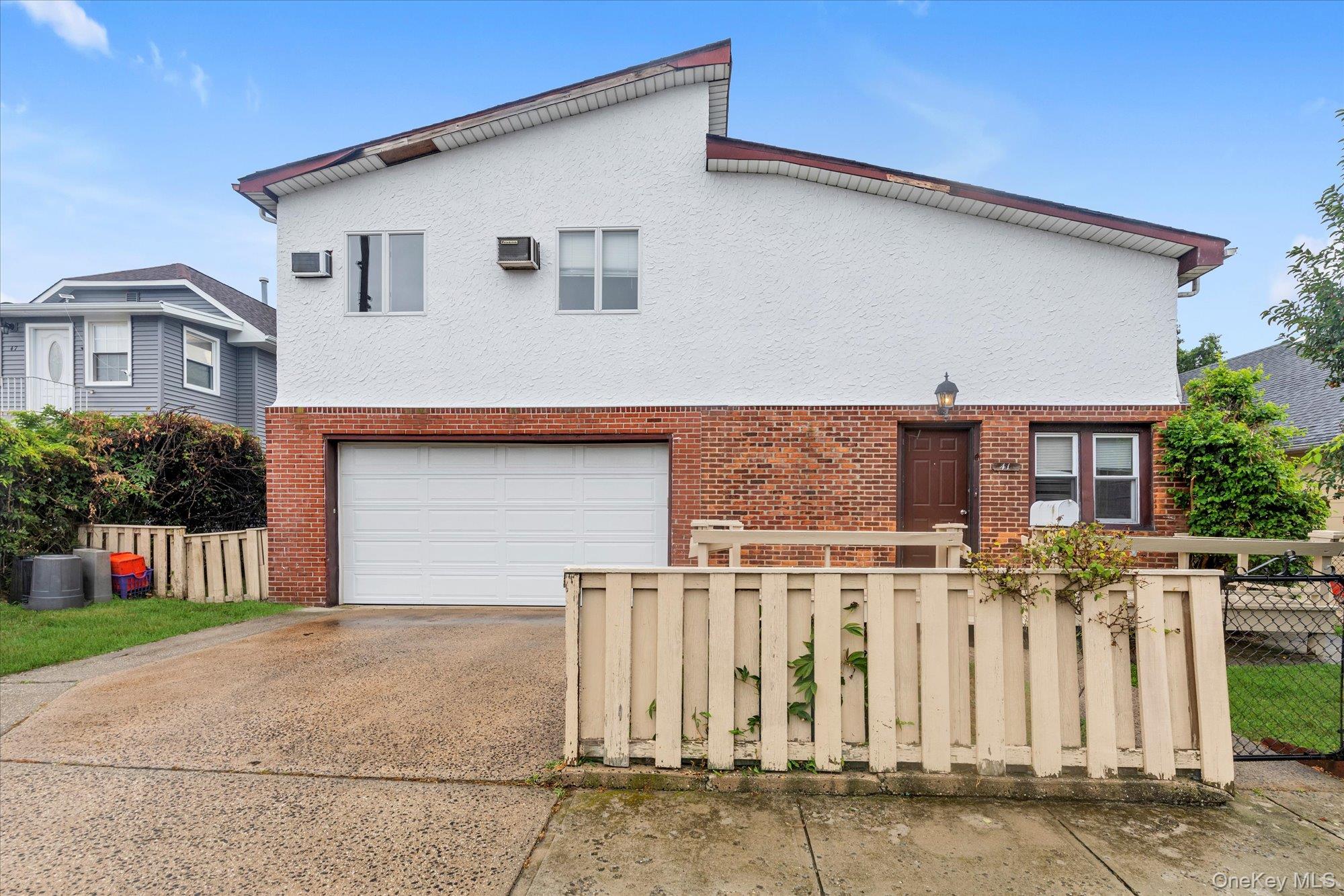 #1 photo, 41 Newport Road, 长岛 岛公园 Island Park , NY 11558