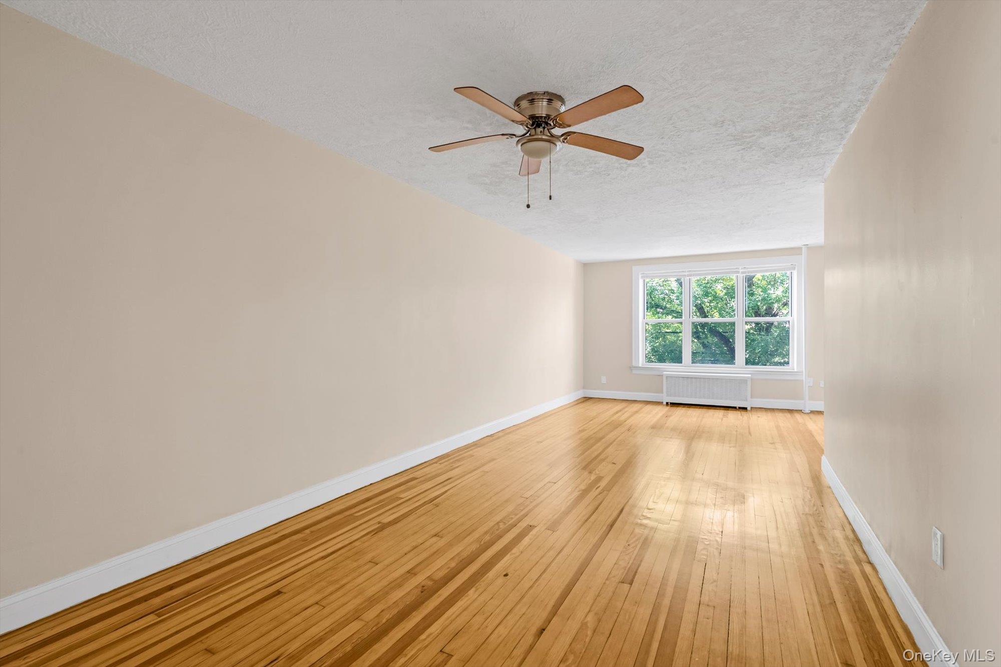 #7 photo, 2825 46th Street, クイーンズ区 Astoria , NY 11103