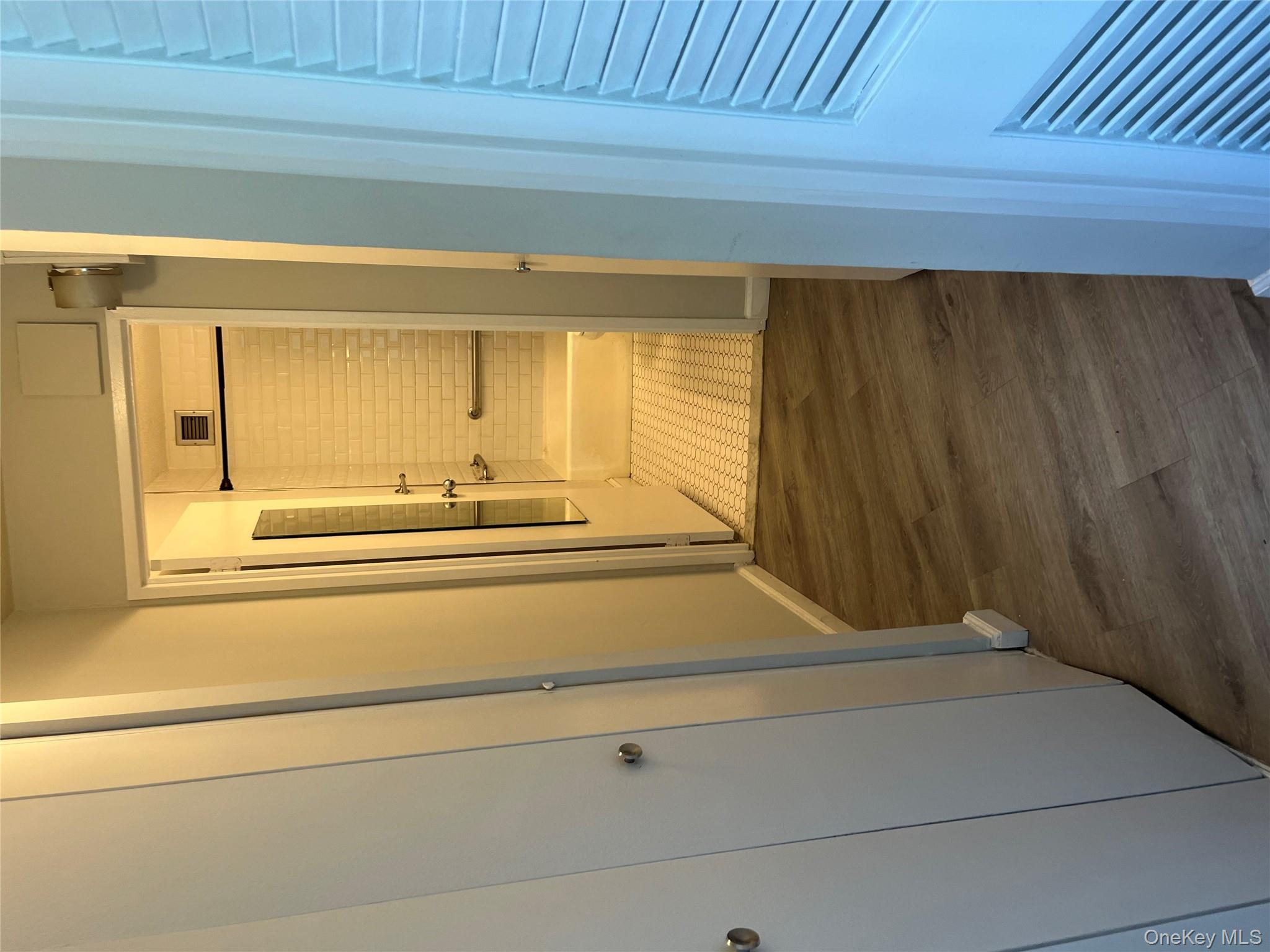 #8 photo, 2 Bay Club Drive, クイーンズ区 Bayside , NY 11360