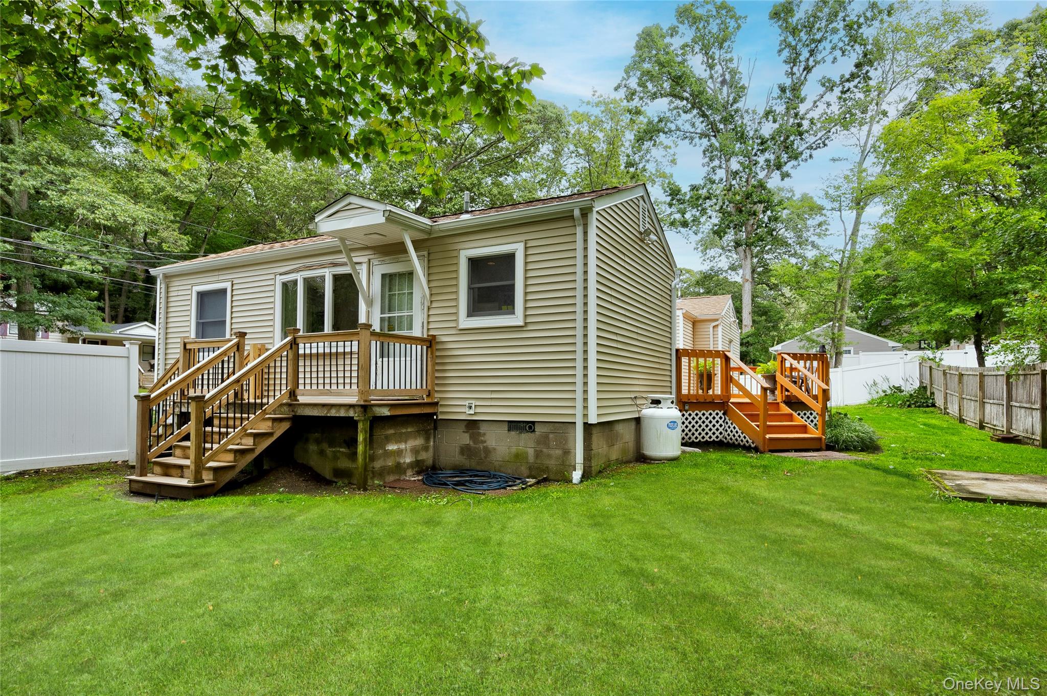 #5 photo, 238 Locust Drive, サフォーク郡 Rocky Point , NY 11778