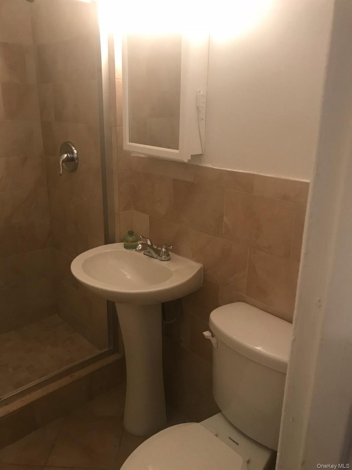 #12 photo, 1332 Metropolitan Avenue, ブロンクス区 Bronx , NY 10462