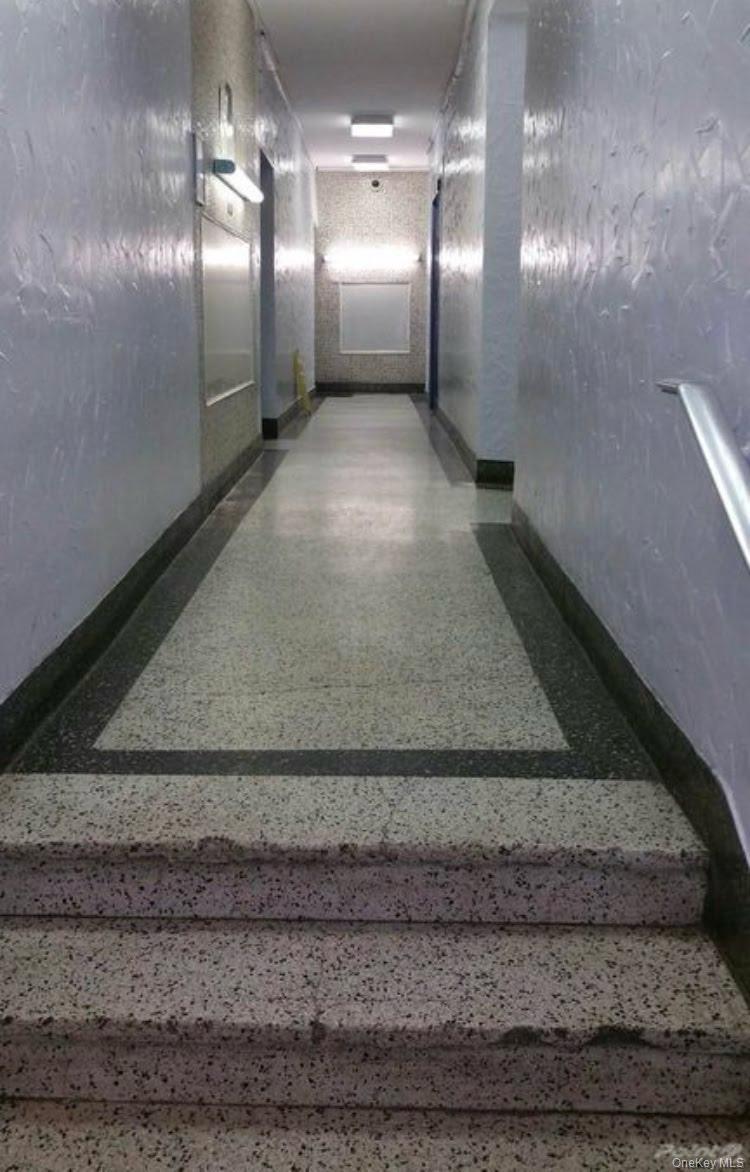 #3 photo, 1332 Metropolitan Avenue, ブロンクス区 Bronx , NY 10462