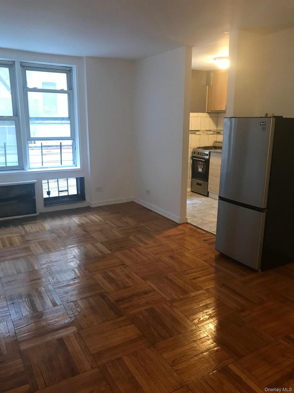 #8 photo, 1332 Metropolitan Avenue, ブロンクス区 Bronx , NY 10462