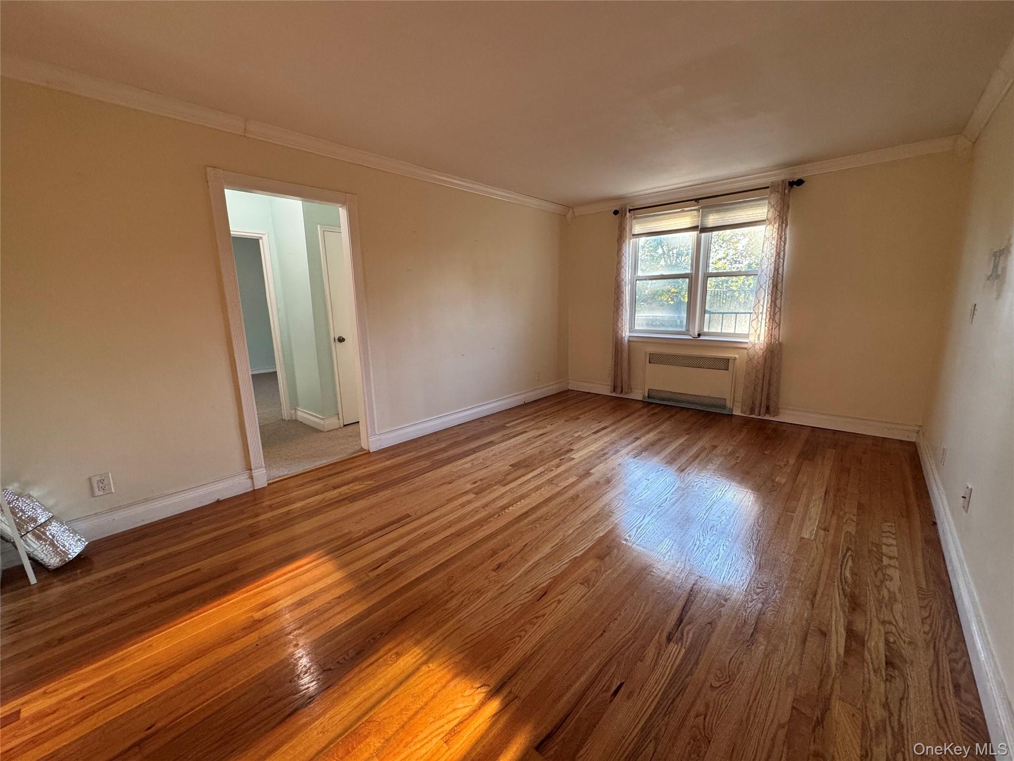 #7 photo, 30 Cathedral Avenue, Hempstead , NY 11550