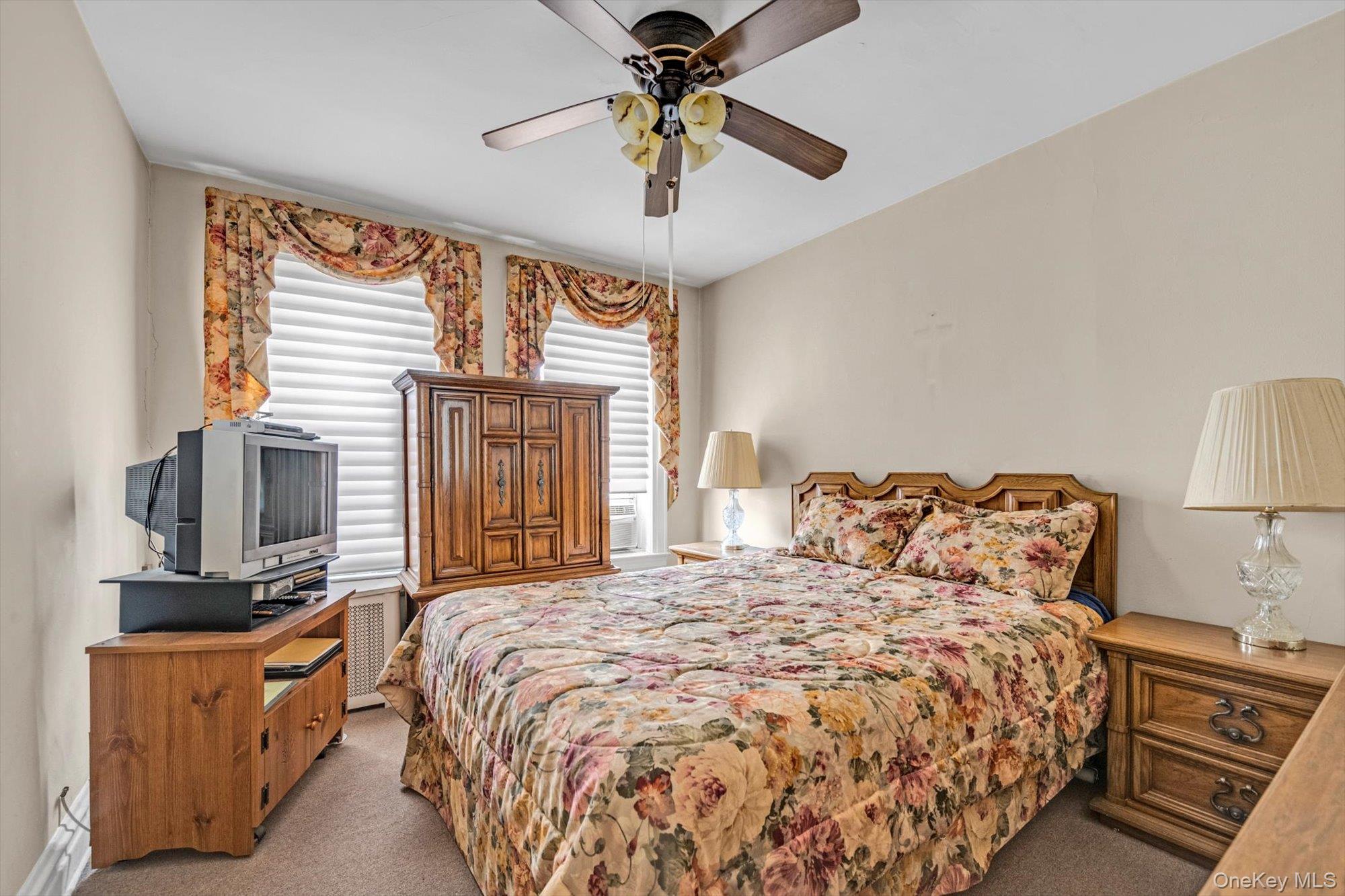 #11 photo, 2827 46th Street, クイーンズ区 Astoria , NY 11103