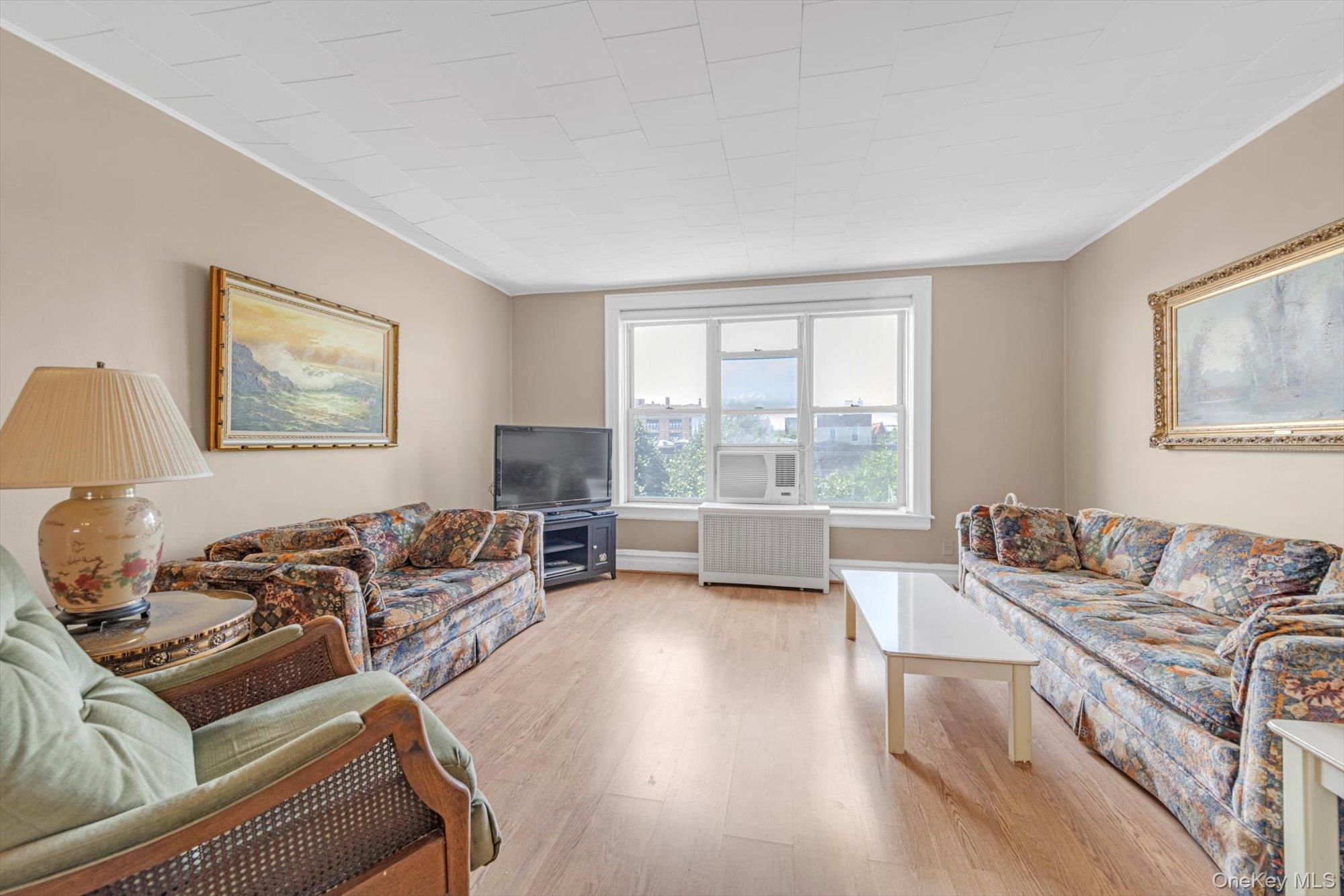 #5 photo, 2827 46th Street, クイーンズ区 Astoria , NY 11103