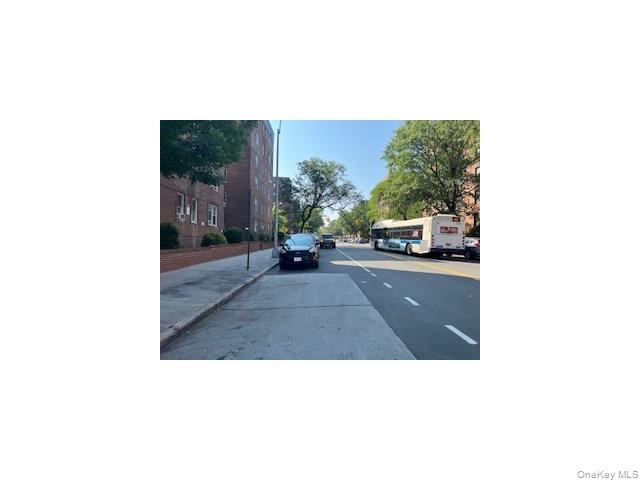 #4 photo, 65-10 108TH STREET, クイーンズ区 Forest Hills , NY 11375