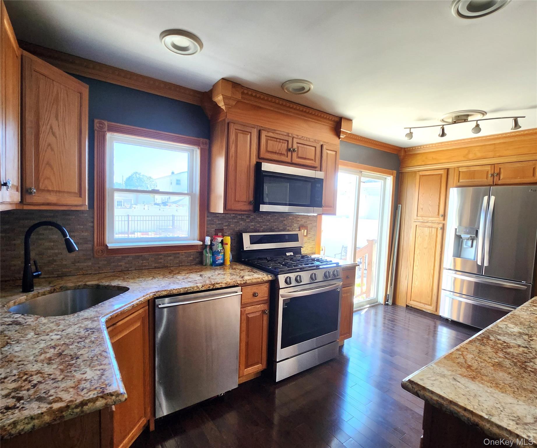 #6 photo, West Babylon, サフォーク郡 West Babylon , NY 11704