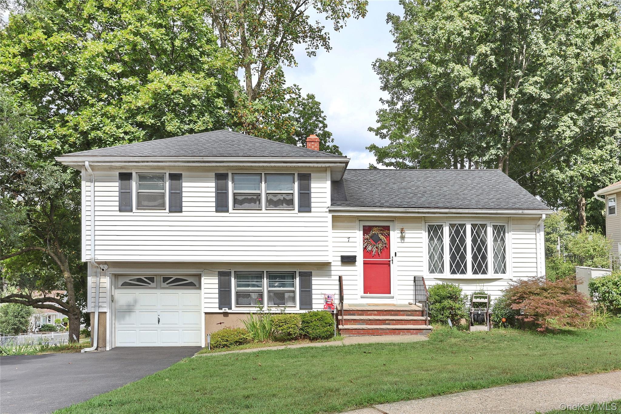 #1 photo, 7 Valley View Terrace, Suffern , NY 10901