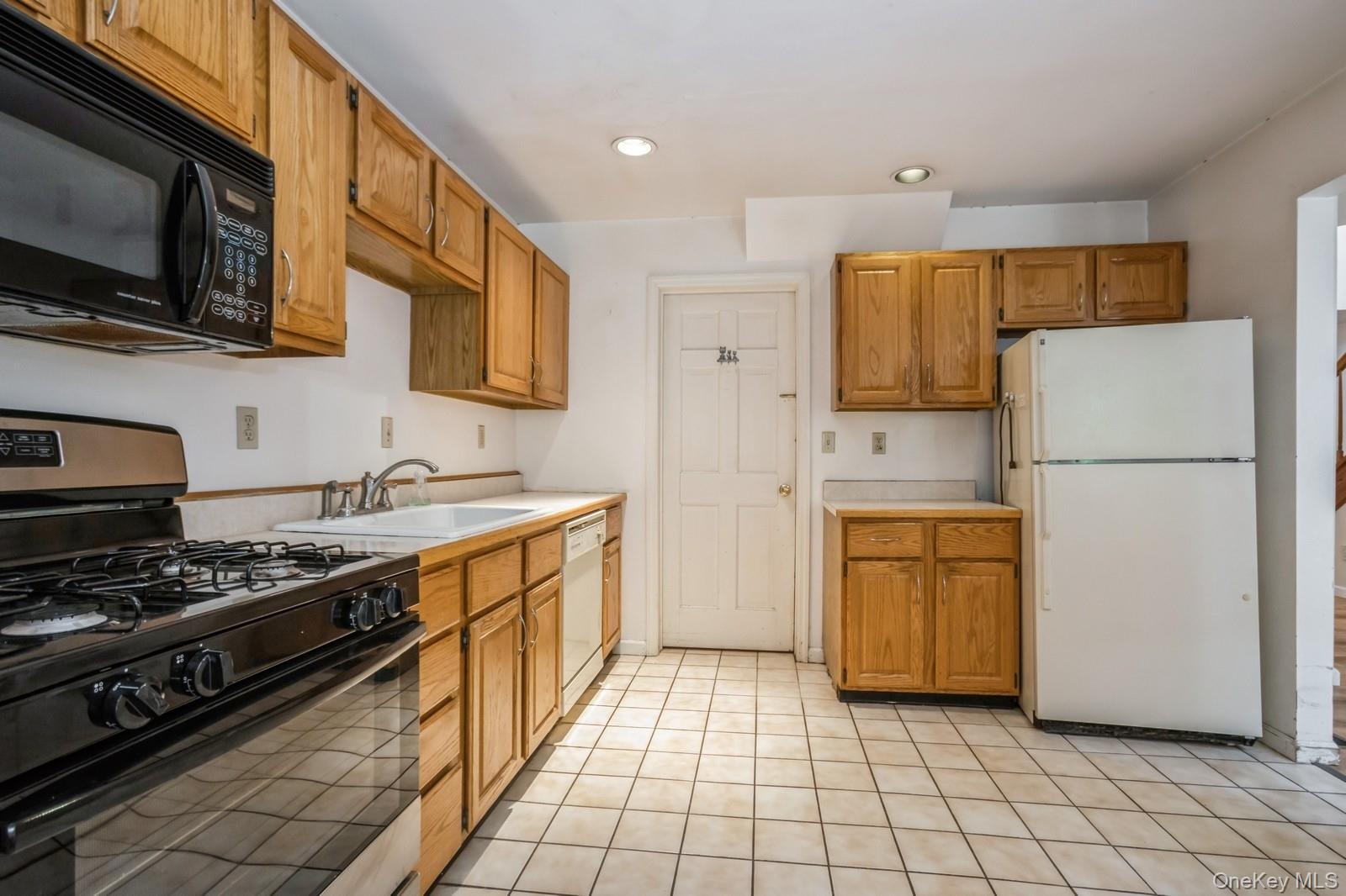 #14 photo, 120 Pinebrook Drive, Hyde Park , NY 12538