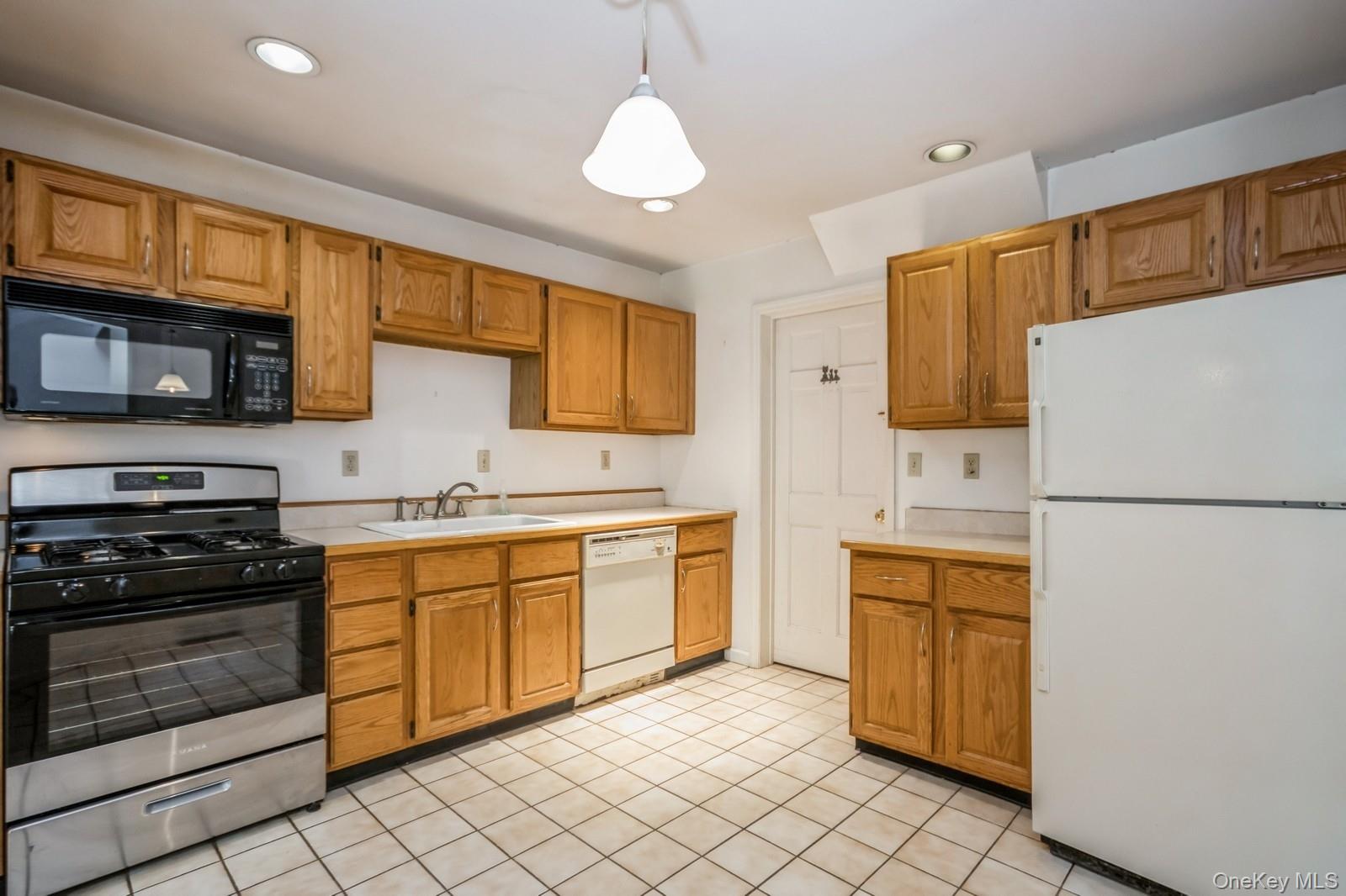 #16 photo, 120 Pinebrook Drive, Hyde Park , NY 12538