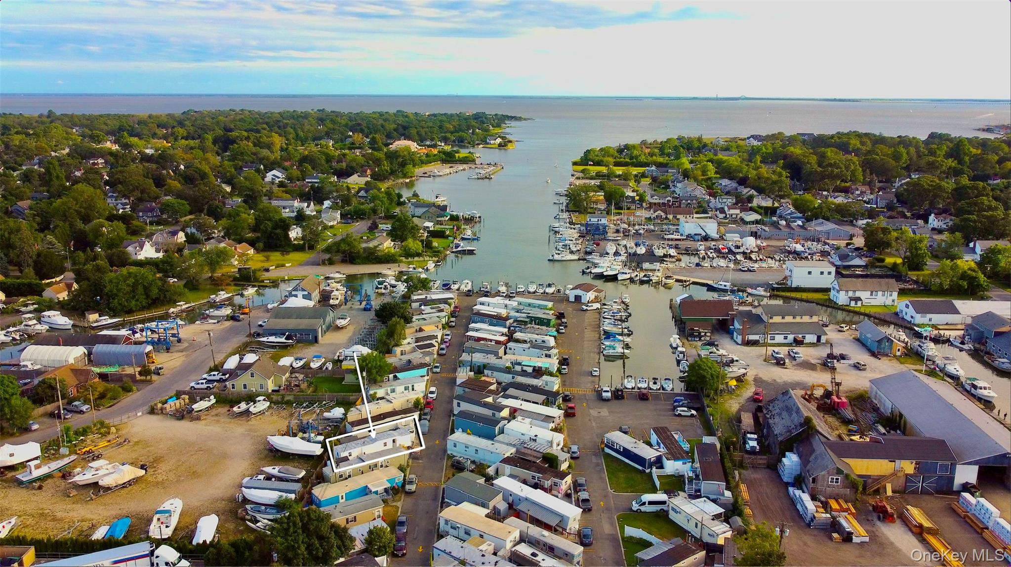 #1 photo, 150 Main St, सफ़ोक काउंटी Islip , NY 11751