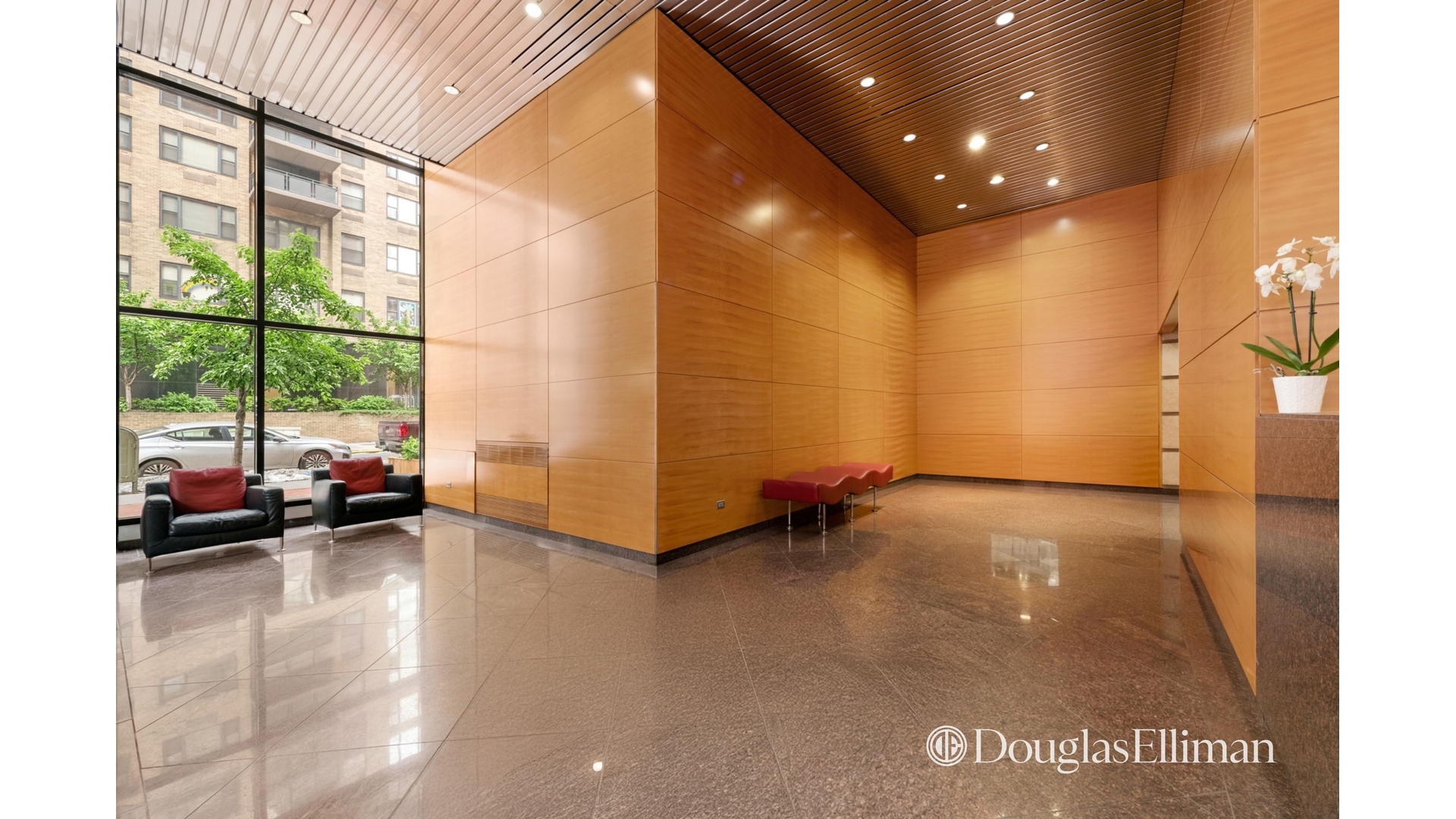 #15 photo, 250 E 40TH Street, Murray Hill , NY 10016