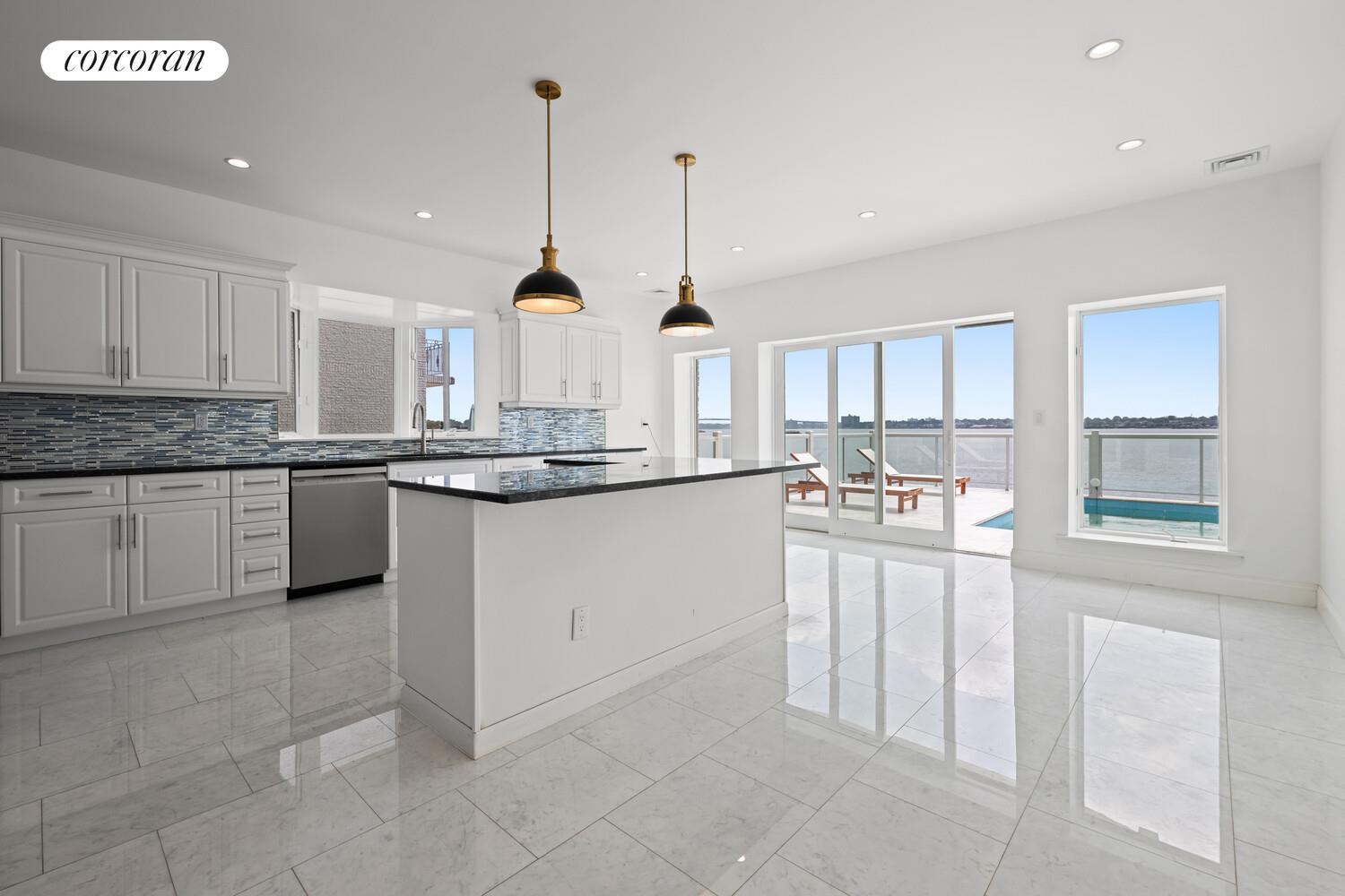 #16 photo, 4 ANGELAS Place, ブロンクス区 Throgs Neck , NY 10465