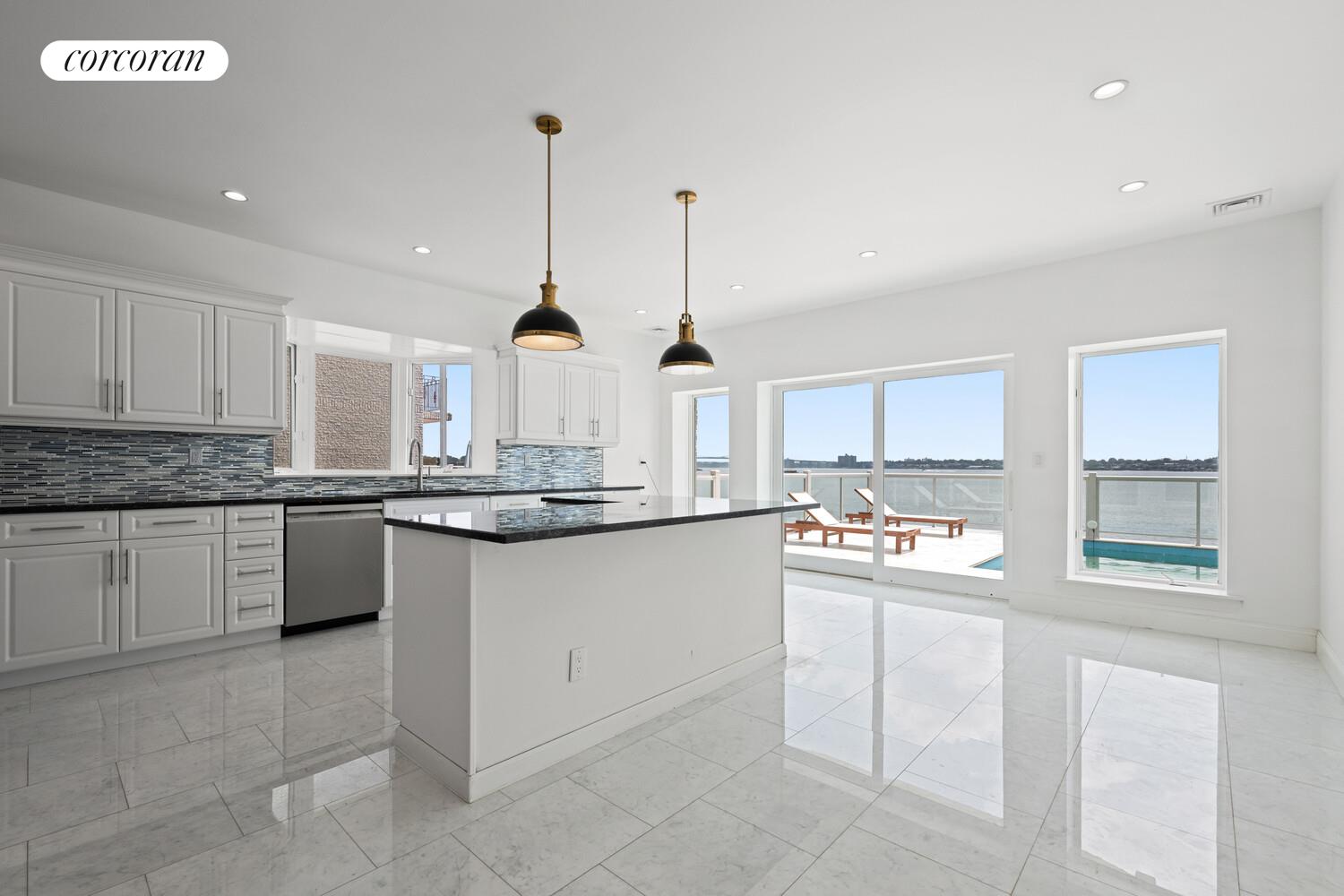 #17 photo, 4 ANGELAS Place, ブロンクス区 Throgs Neck , NY 10465